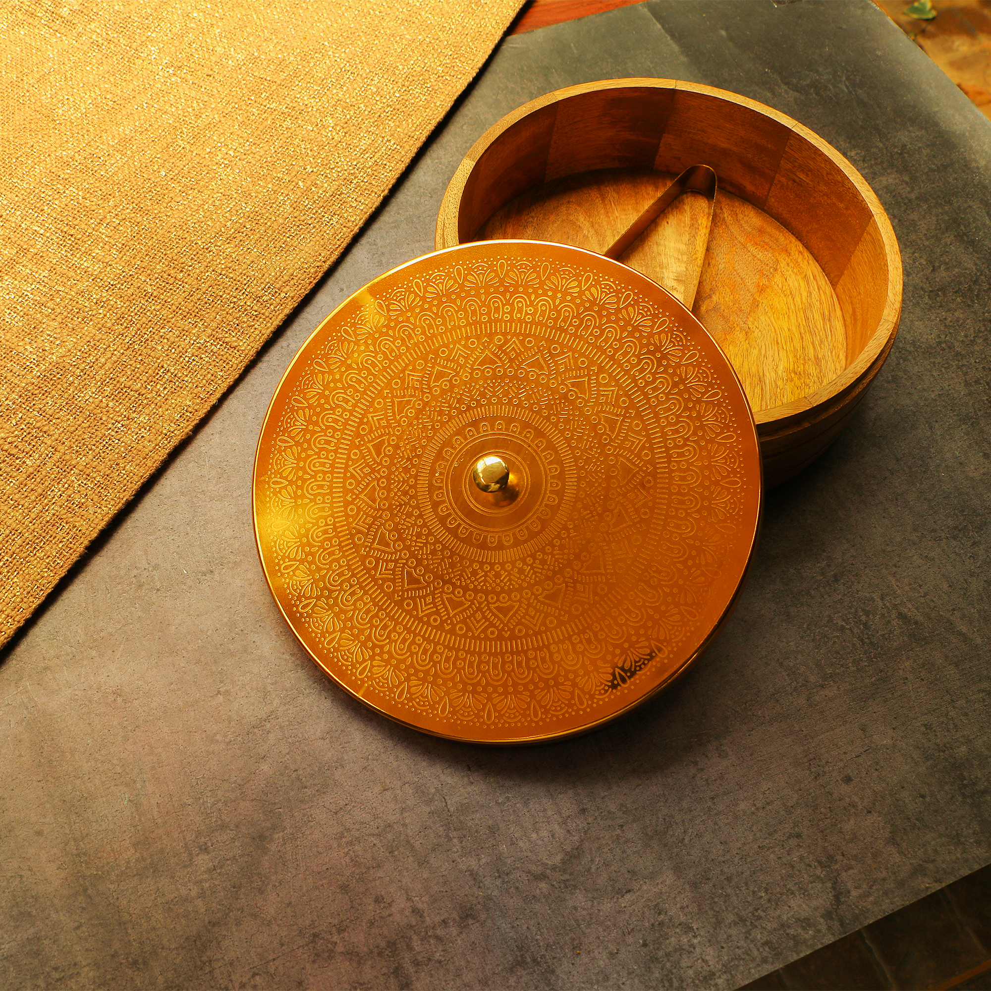 Finely Etched Mandala Chapati / Roti Box - 9 Inches Diameter with Tongs