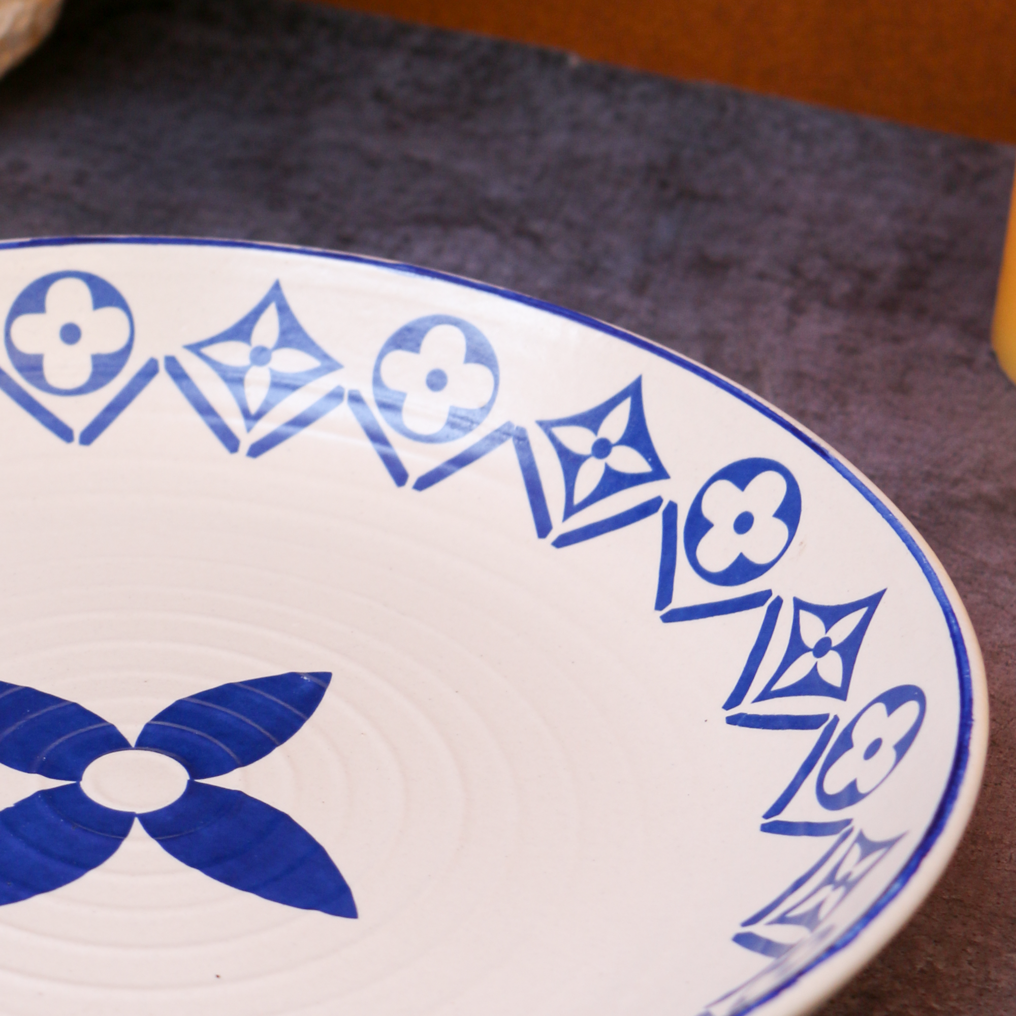 Ambi Stoneware Large Decal Platter 23 cm