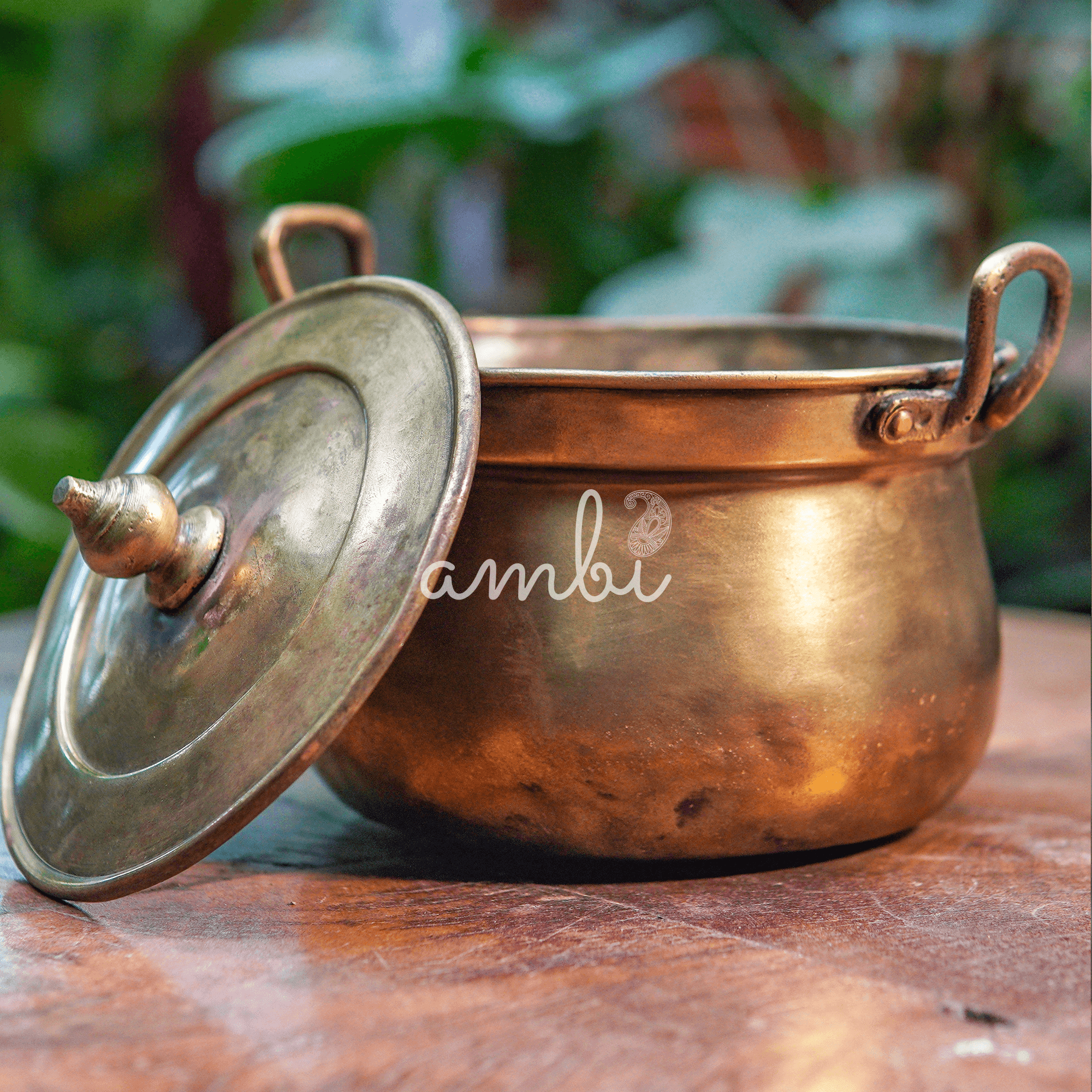 Handcrafted Vintage Brass Pot With Lid