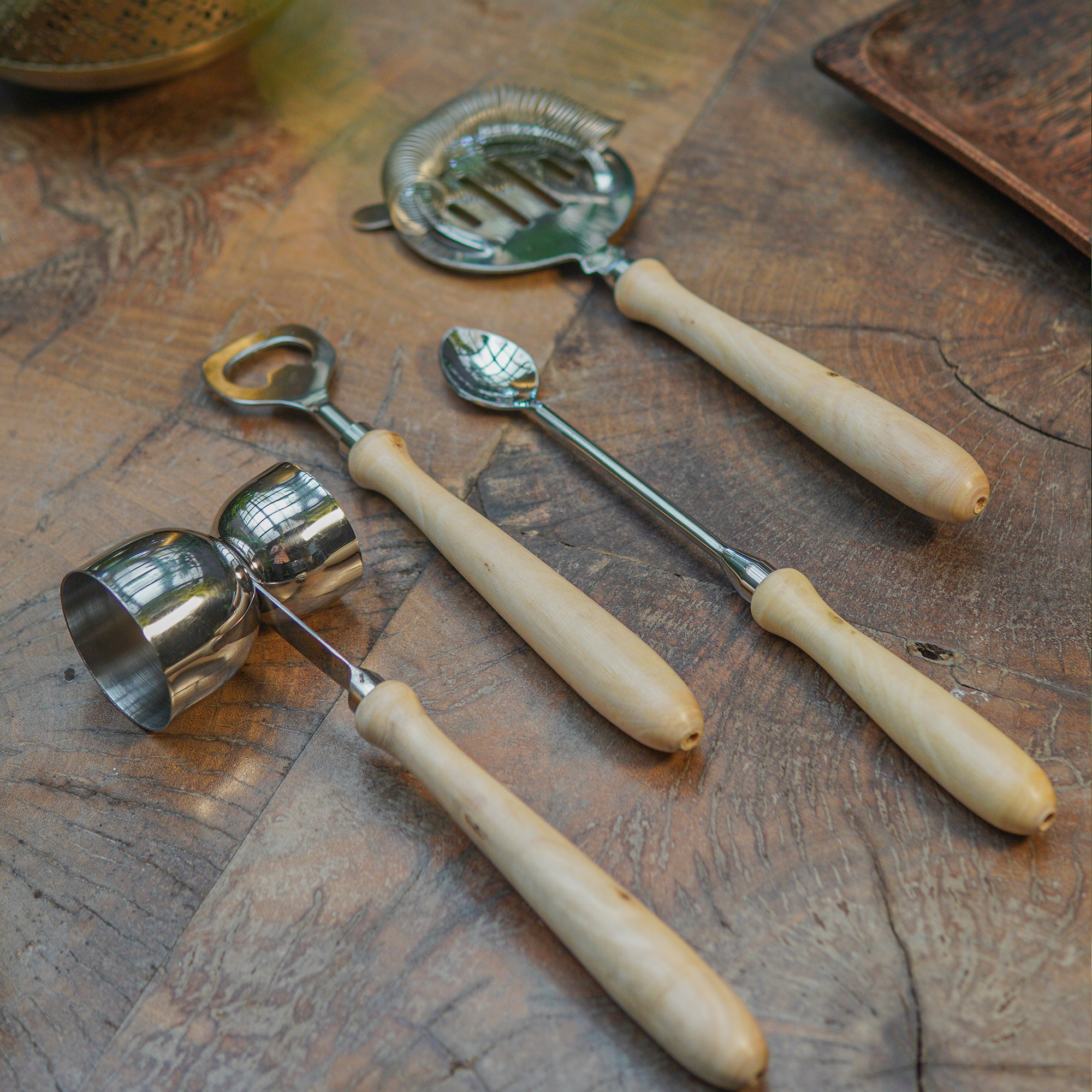 Modern Steel Bar Tools Kit with Wooden Touch - 4 pieces