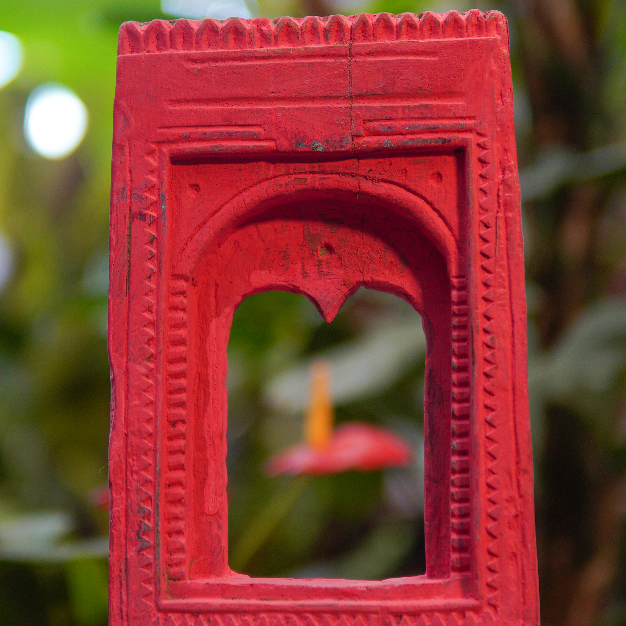 Wooden Temple Frame in Dark Pink