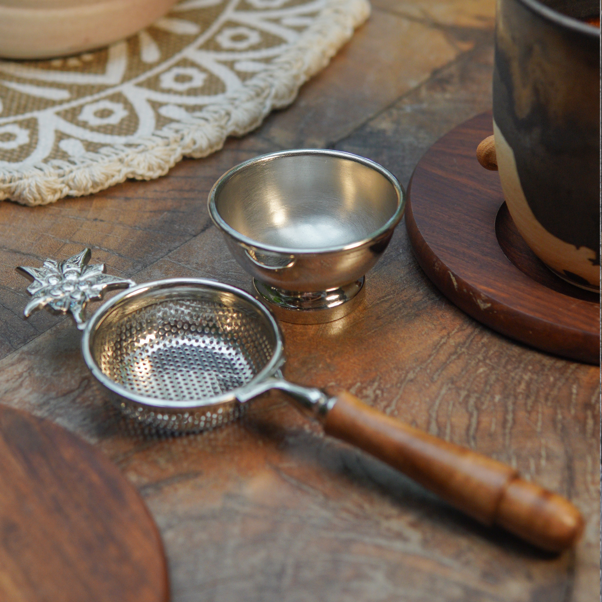 Ambi Matte Finish Brass Tea Strainer — Silver | 2 Piece Set with Wooden Holder