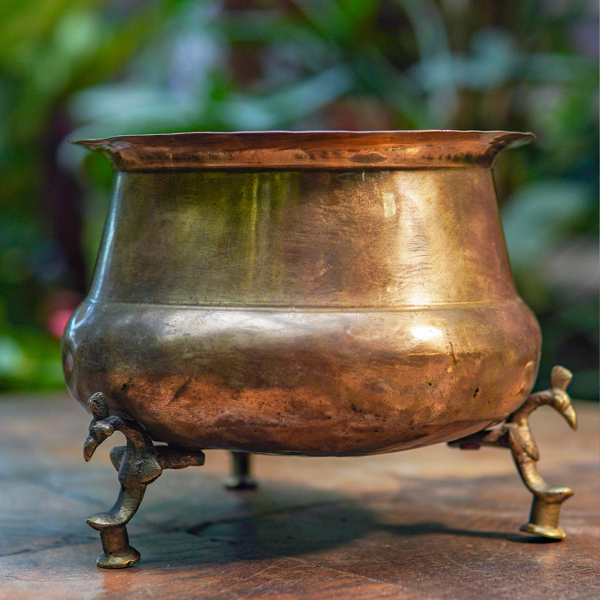 Handcrafted Vintage Timeless Brass Pot On Leg