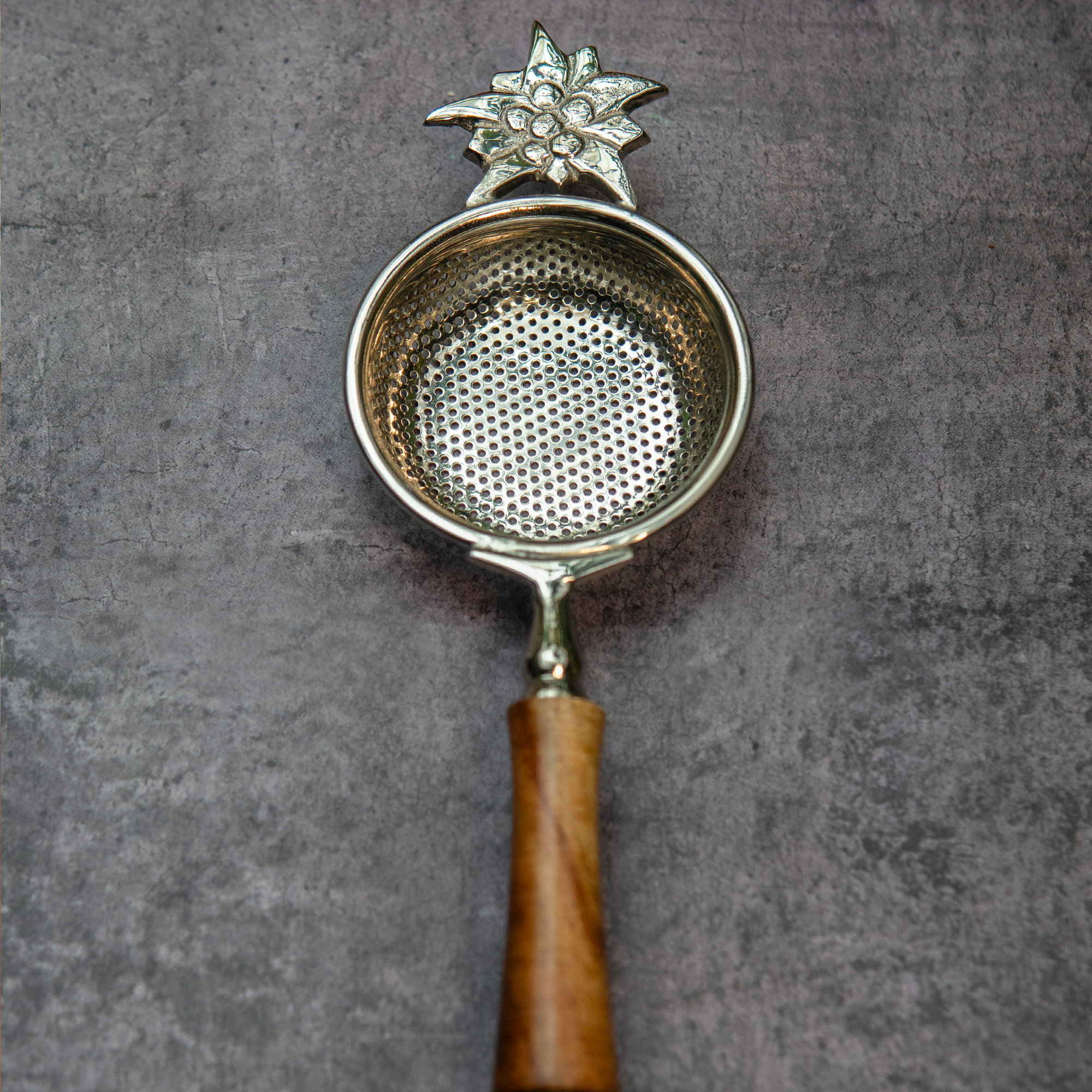 Ambi Matte Finish Brass Tea Strainer — Silver | 2 Piece Set with Wooden Holder