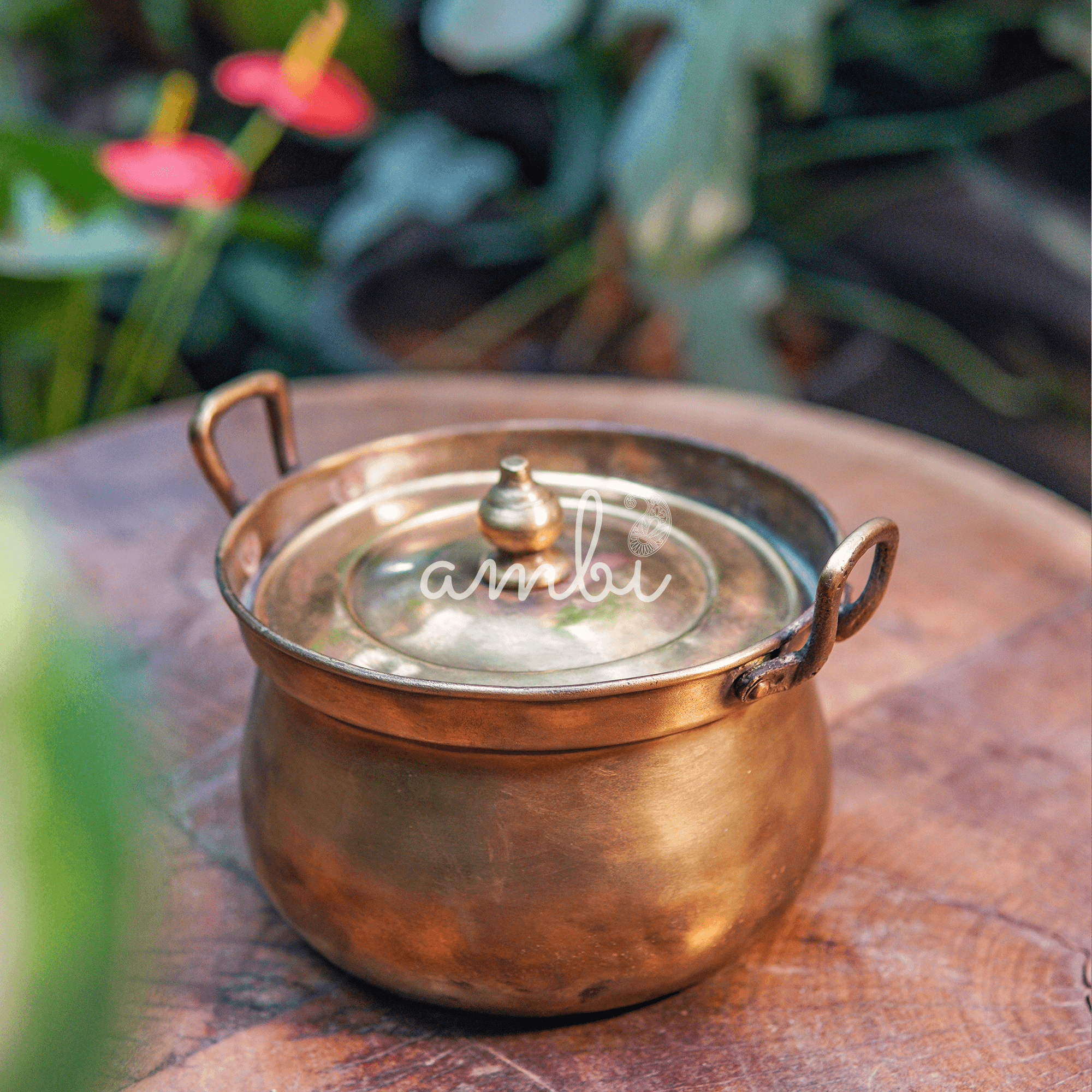 Handcrafted Vintage Brass Pot With Lid
