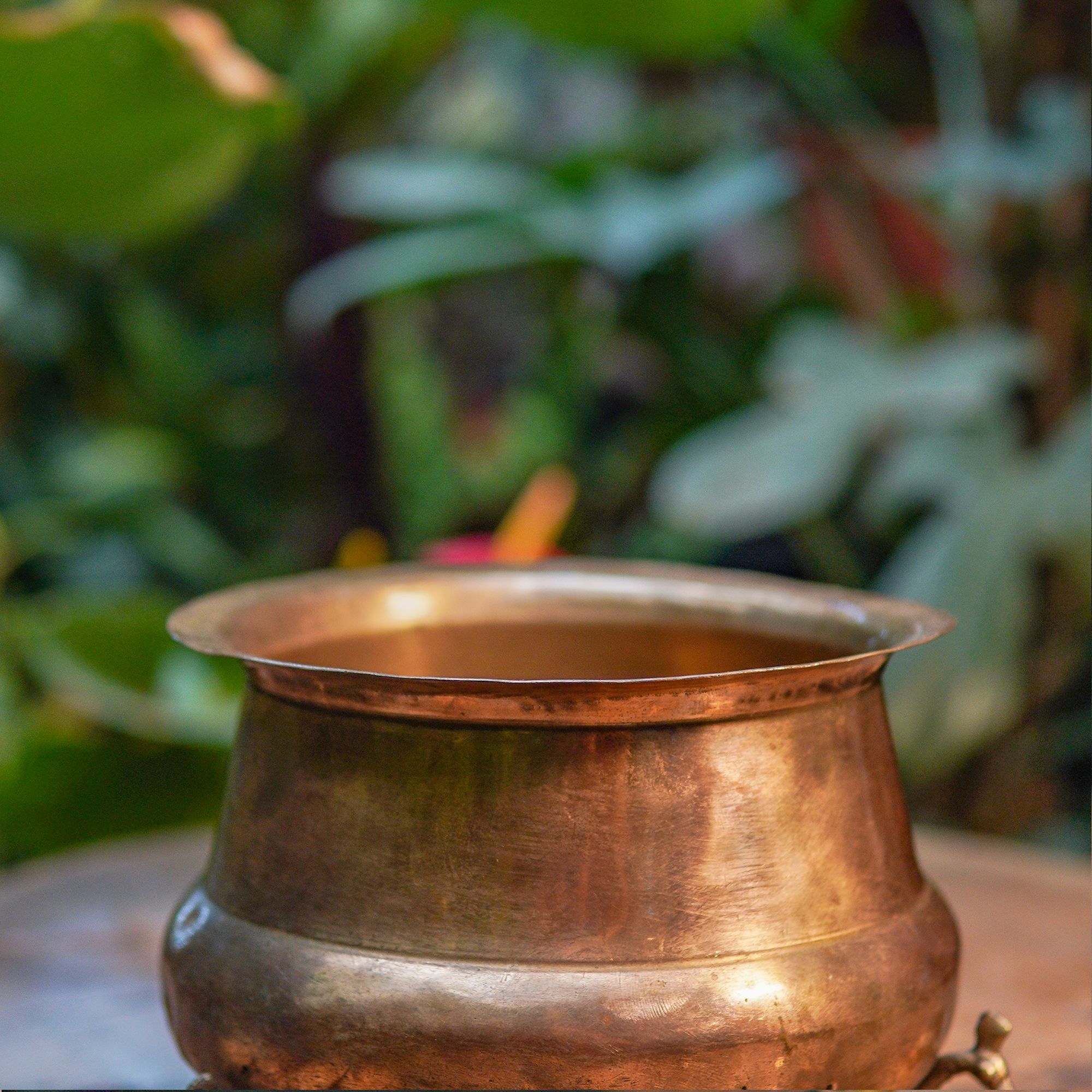 Handcrafted Vintage Timeless Brass Pot On Leg