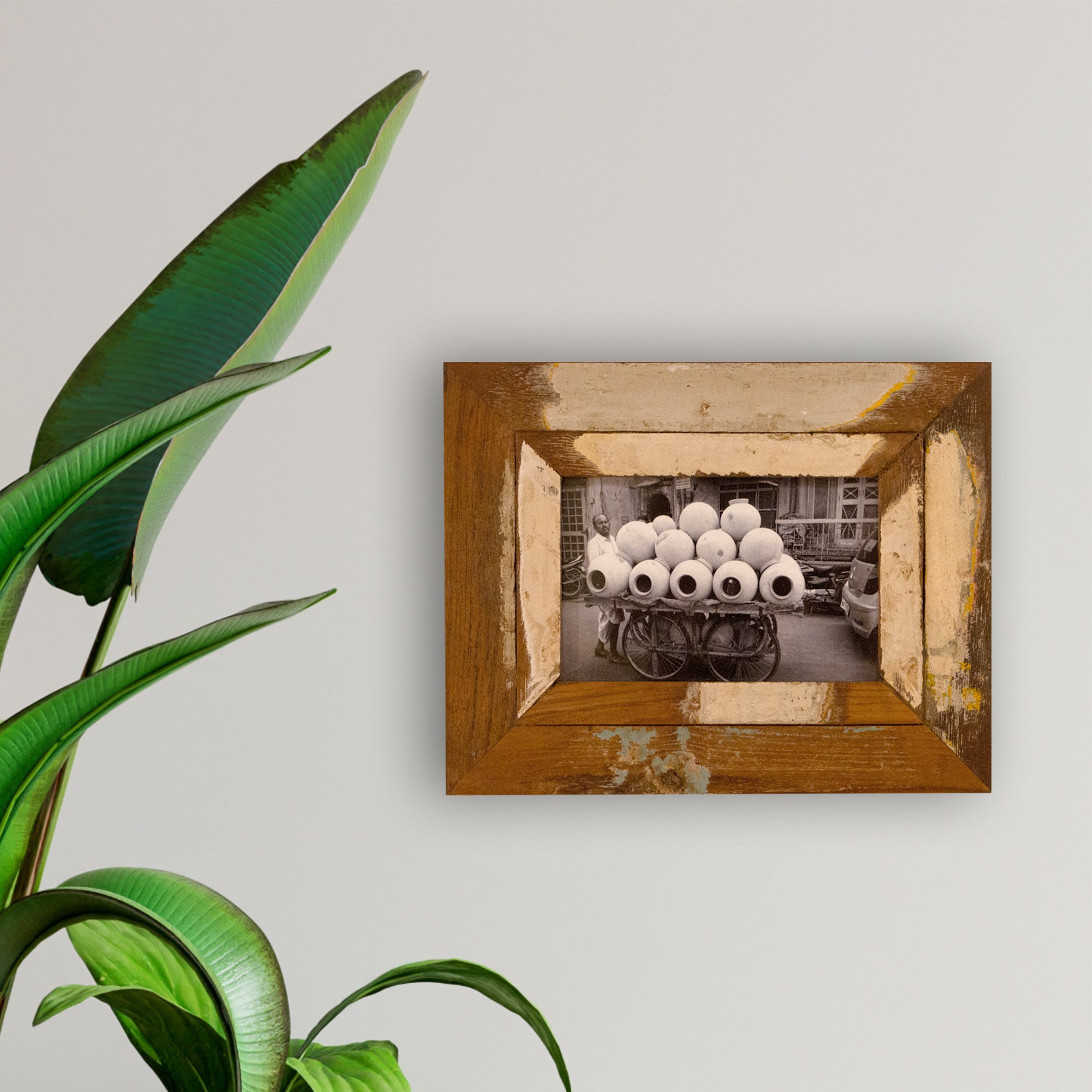 2025 Collection - Vintage Wooden Photo Frame - 7.5 X 9.5 Inches