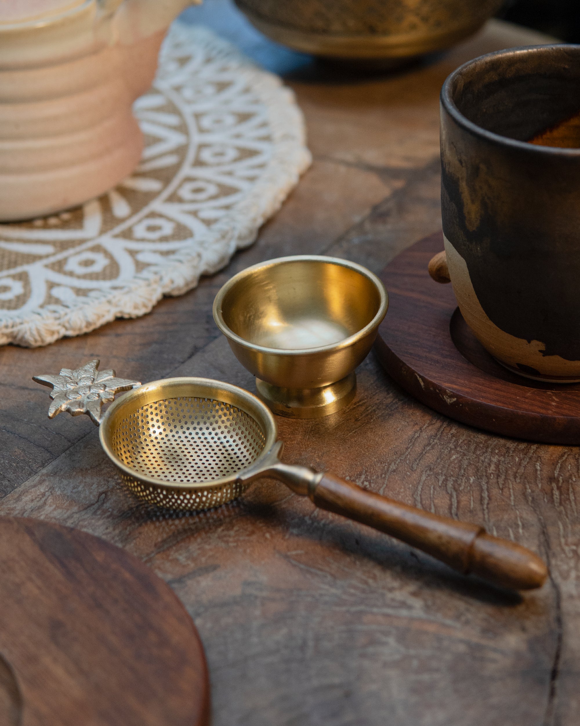 Matte Finish Brass Tea Strainer 2 Piece Set With Wooden Holder