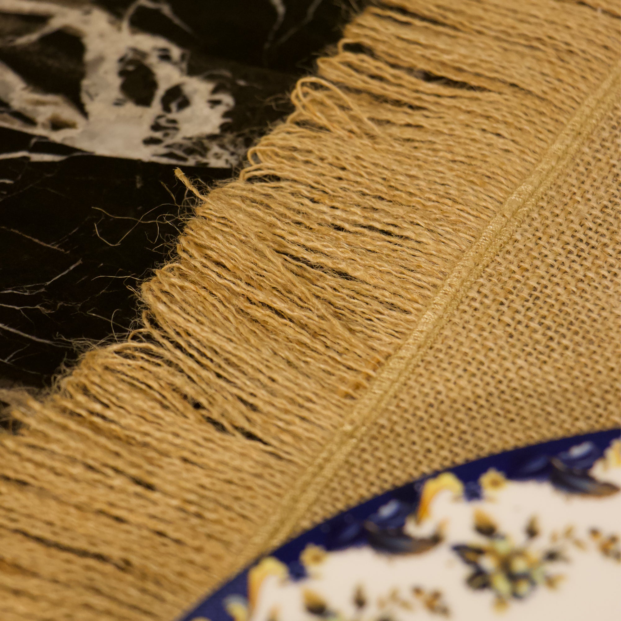 Handmade Jute Table Runner Set with 6 Table Mats