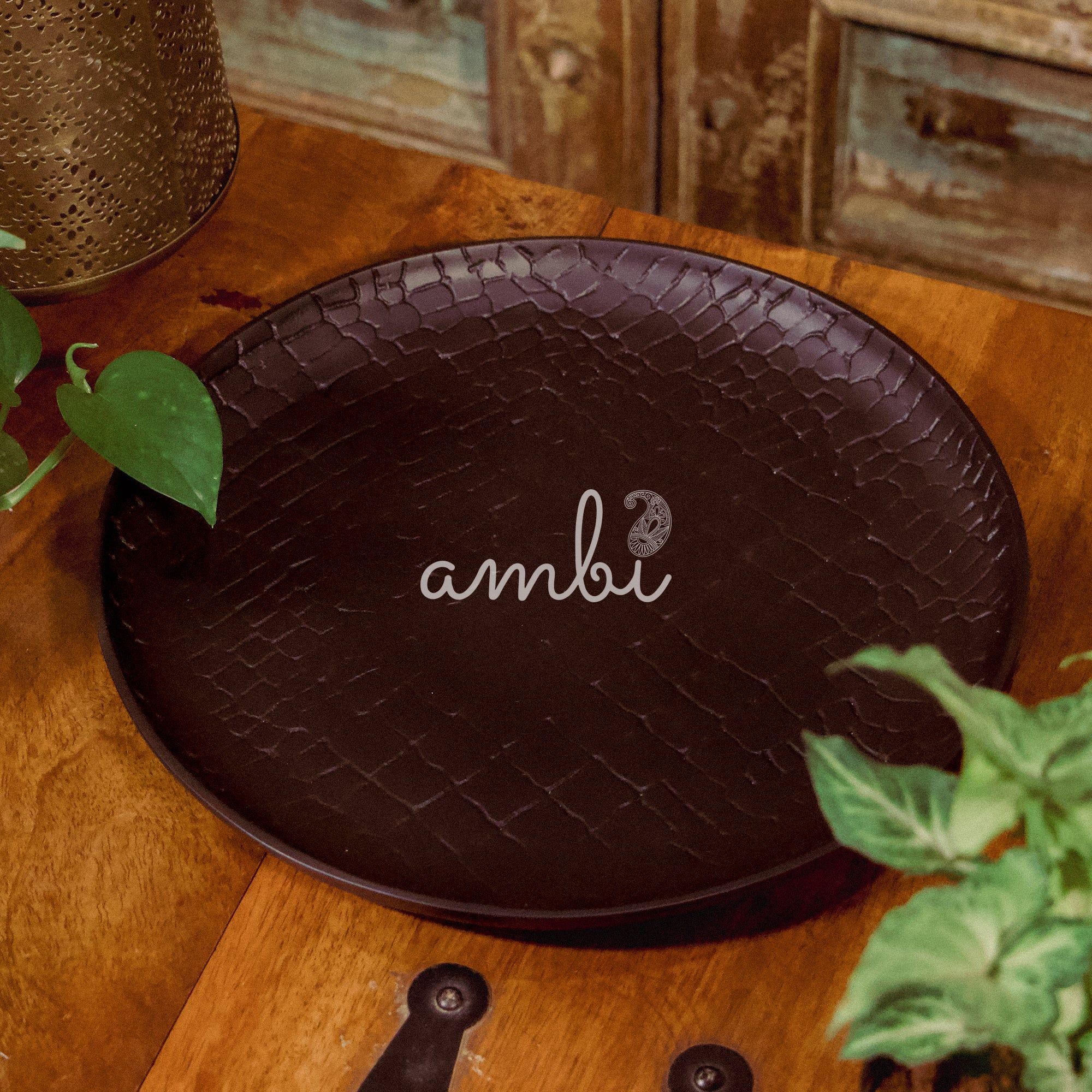 Circular Platter in Embossed Pattern (Black Mat Finish)
