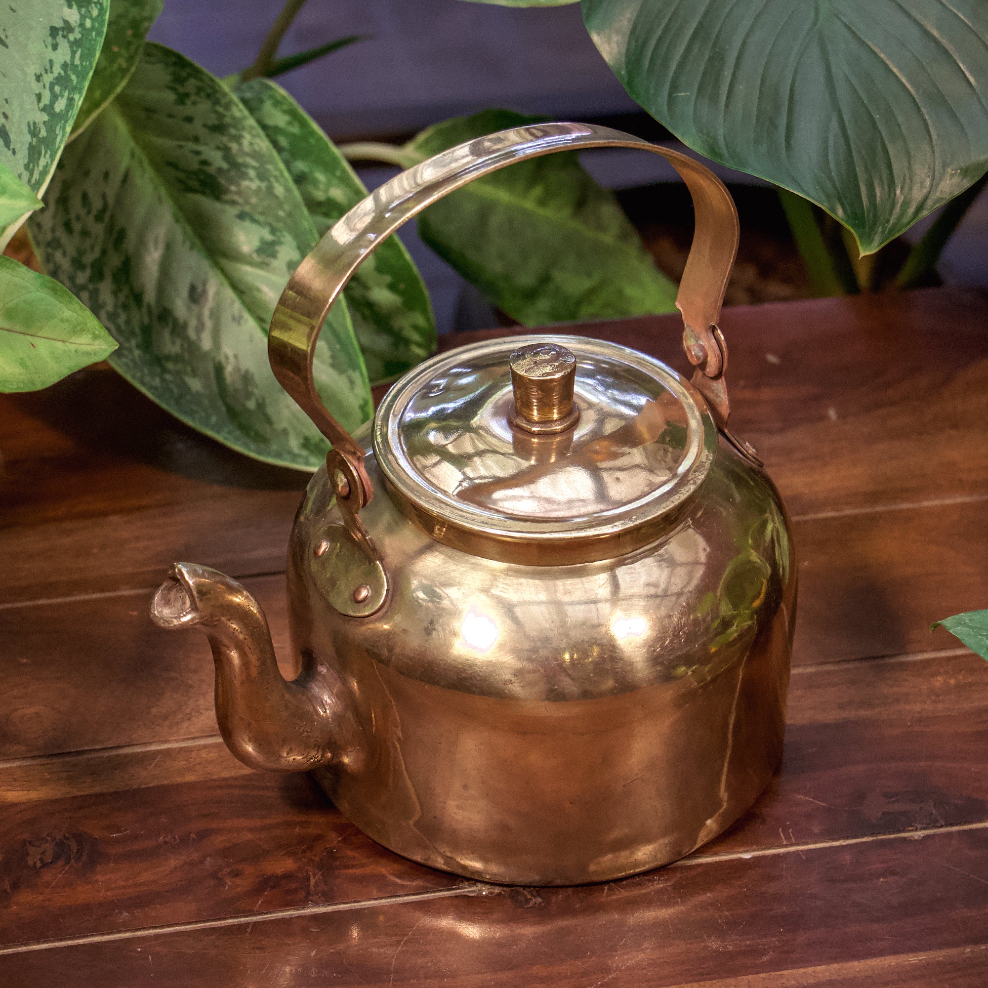 Handcrafted Elegant Vintage Brass Tea Pot
