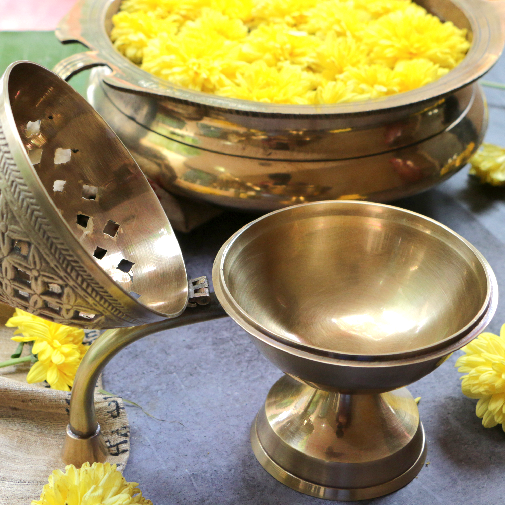 Intricate Design Brass Dhuni Loban Sambrani Incense Burner (Small)