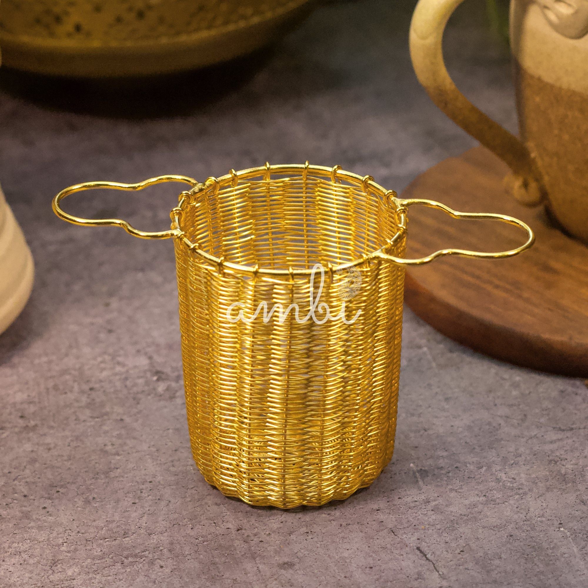 Wire Mesh Cylindrical Tea Infuser - Gold Finish Wire