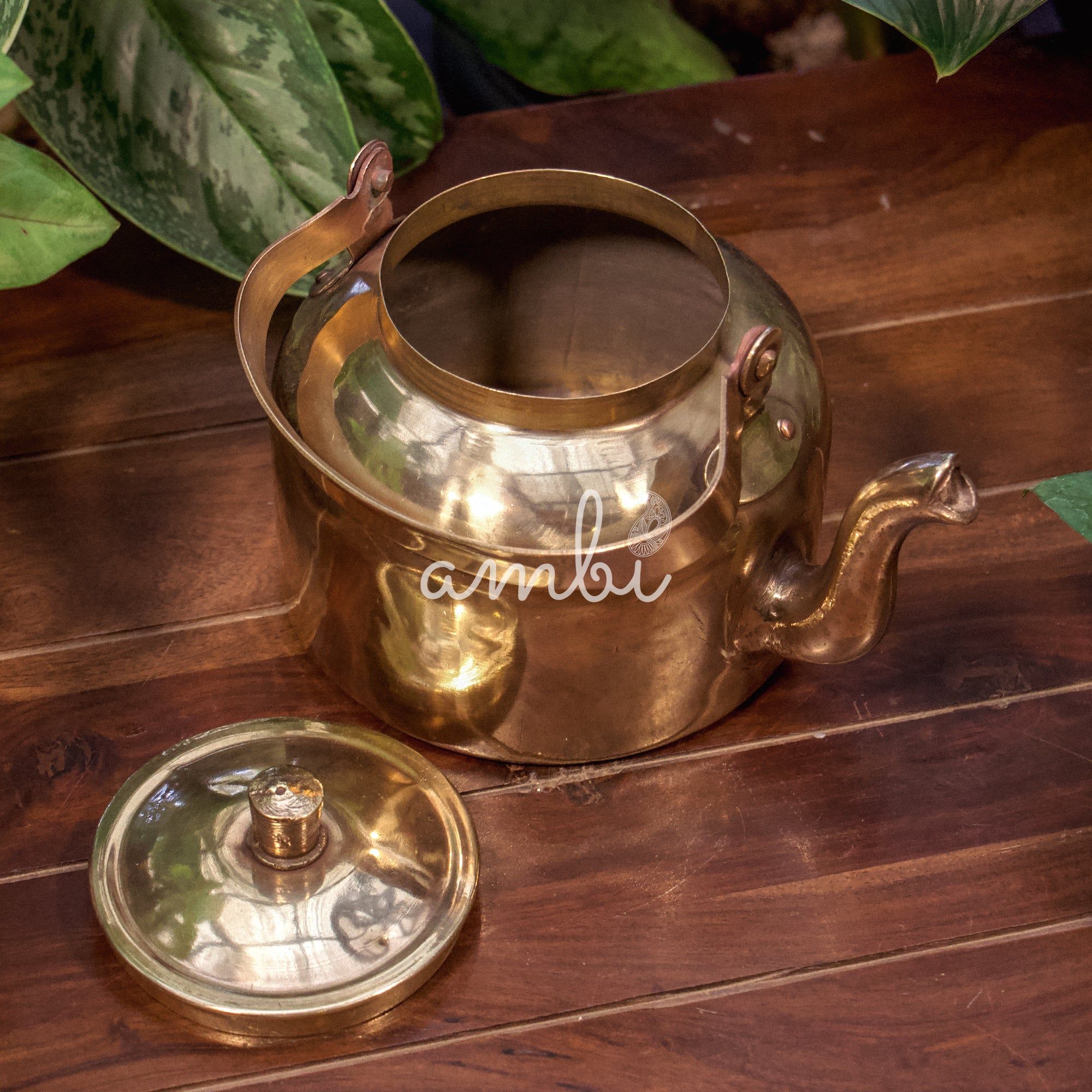 Handcrafted Elegant Vintage Brass Tea Pot
