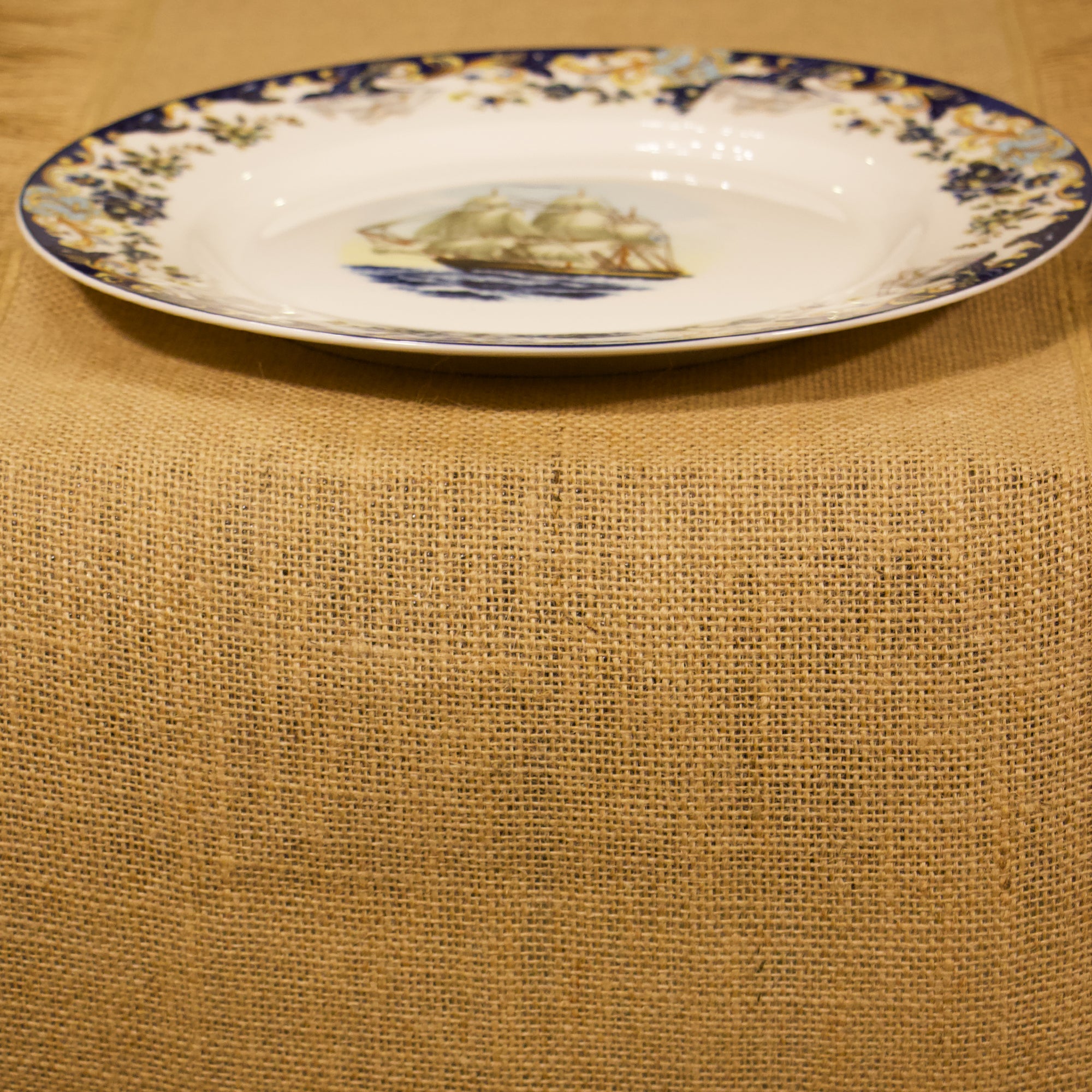 Handmade Jute Table Runner Set with 6 Table Mats