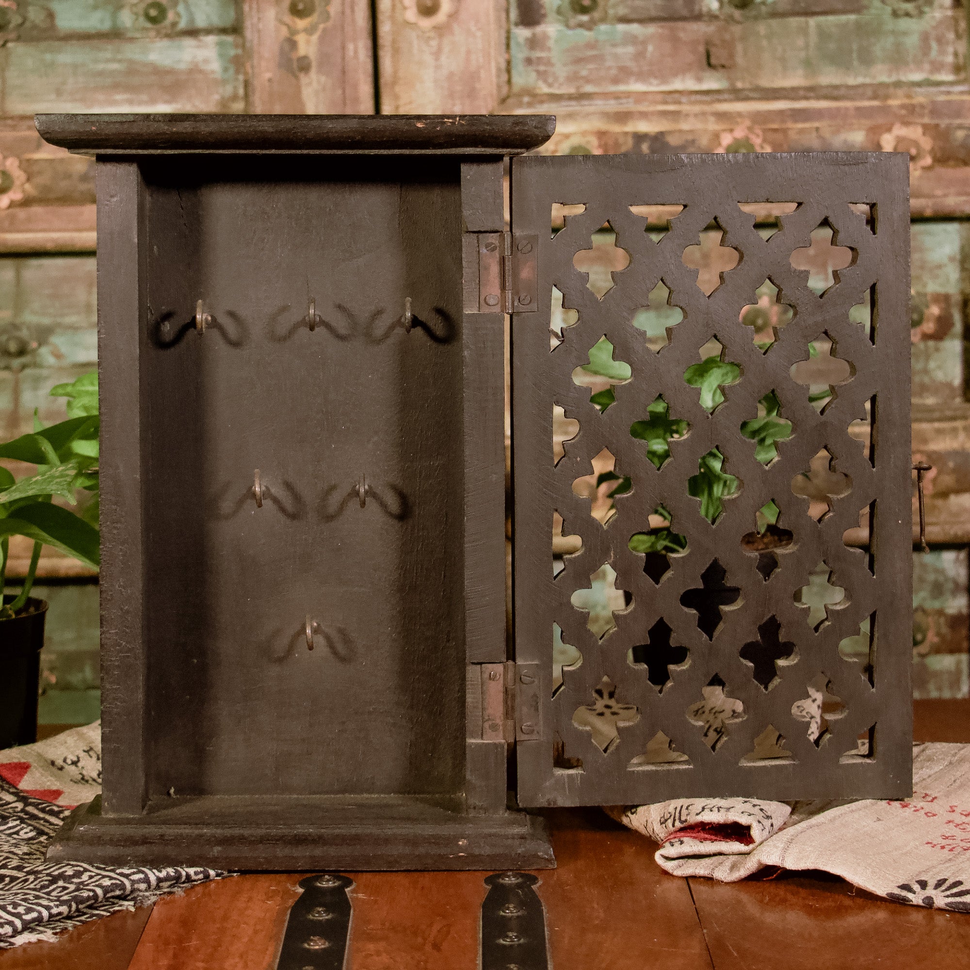 Wooden Key Storage Wall Mounted Box - 6 Hooks