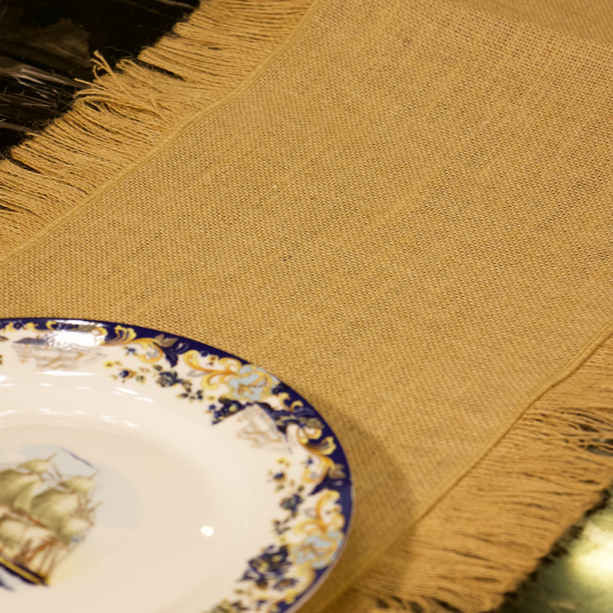 Handmade Jute Table Runner Set with 6 Table Mats