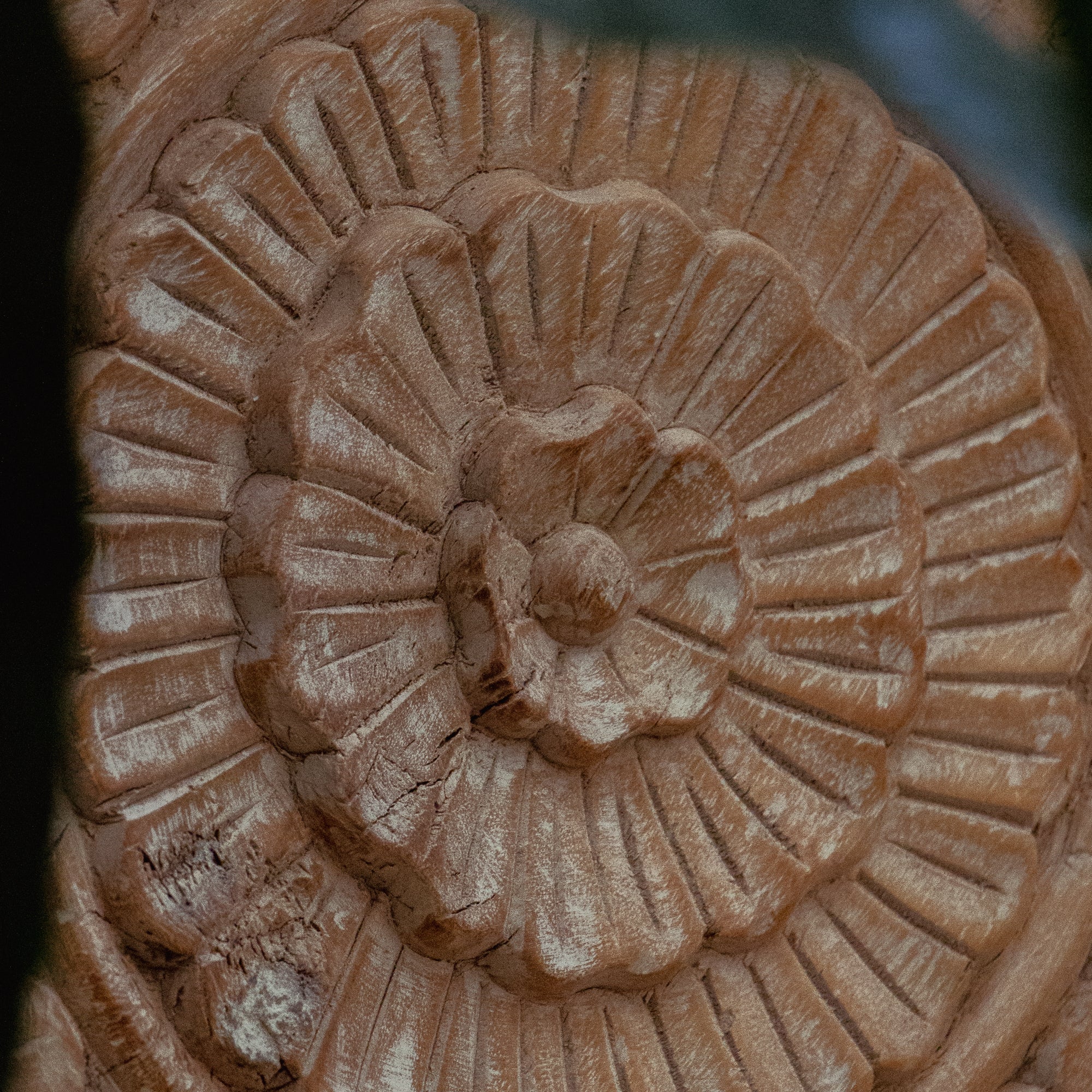 Vintage Wooden Parat - Floral pattern