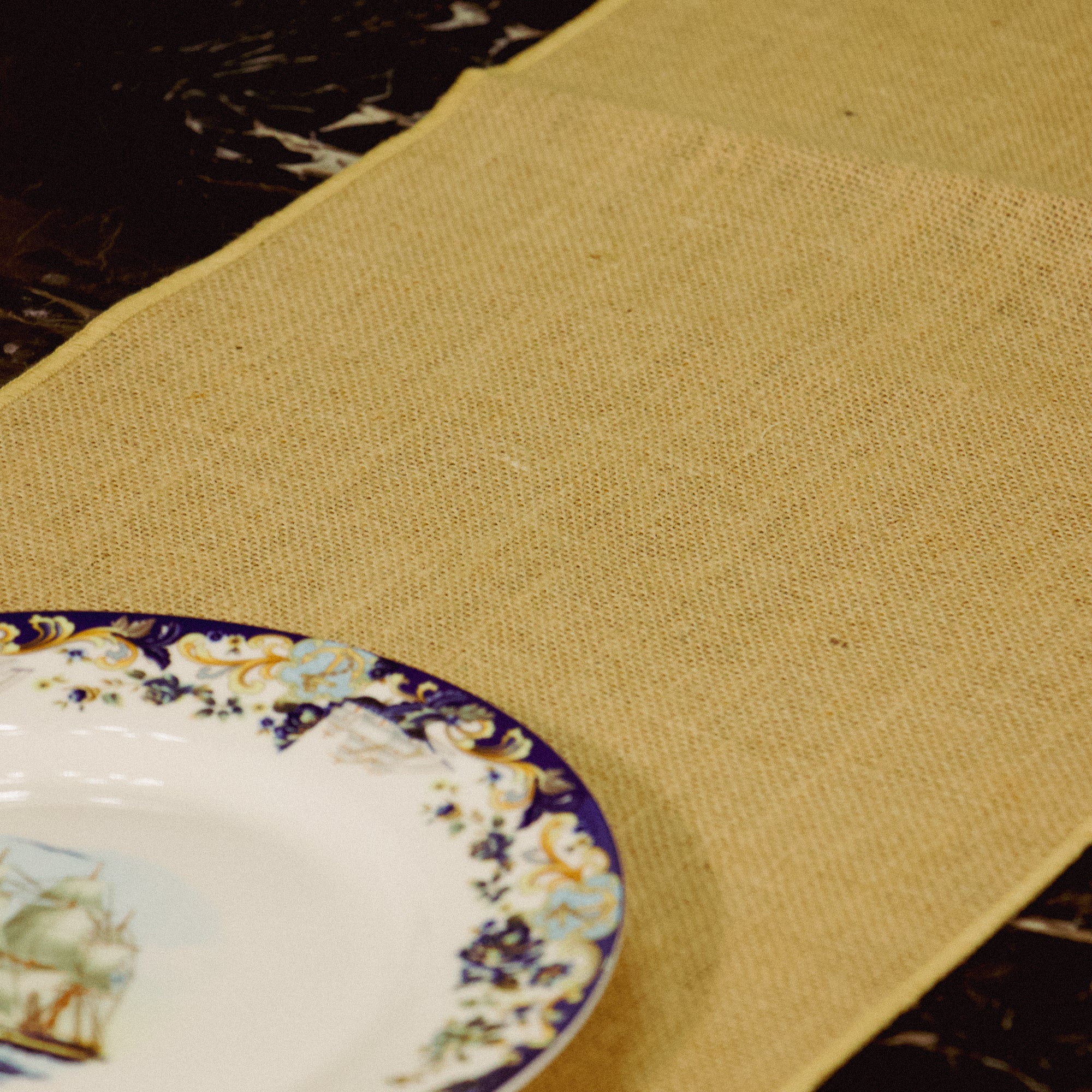 2026 Collection - Handmade Jute Minimalist Table Runner Set with 8 Table Mats