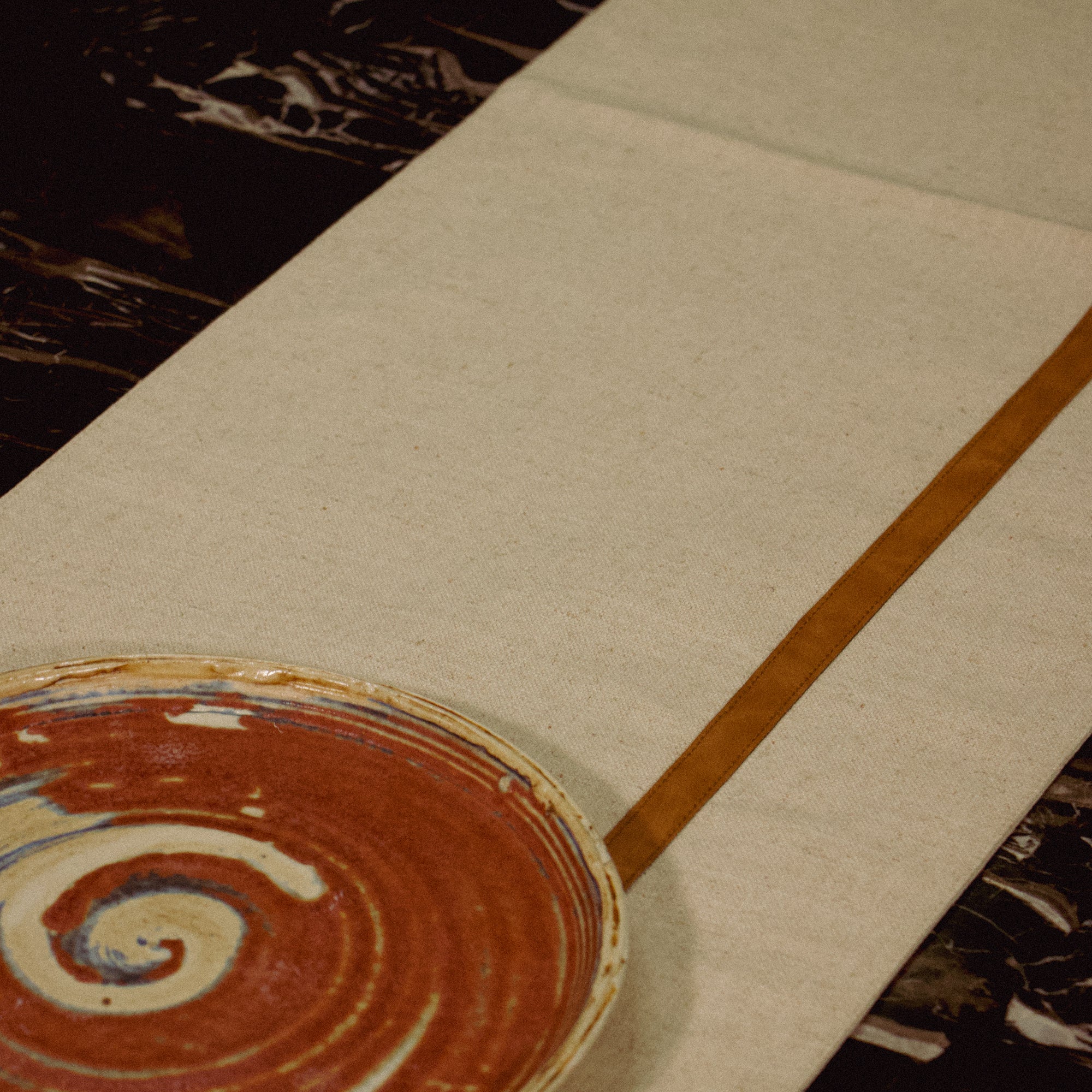 2026 Collection - Linen Table Runner Cross Border (Set of 1)