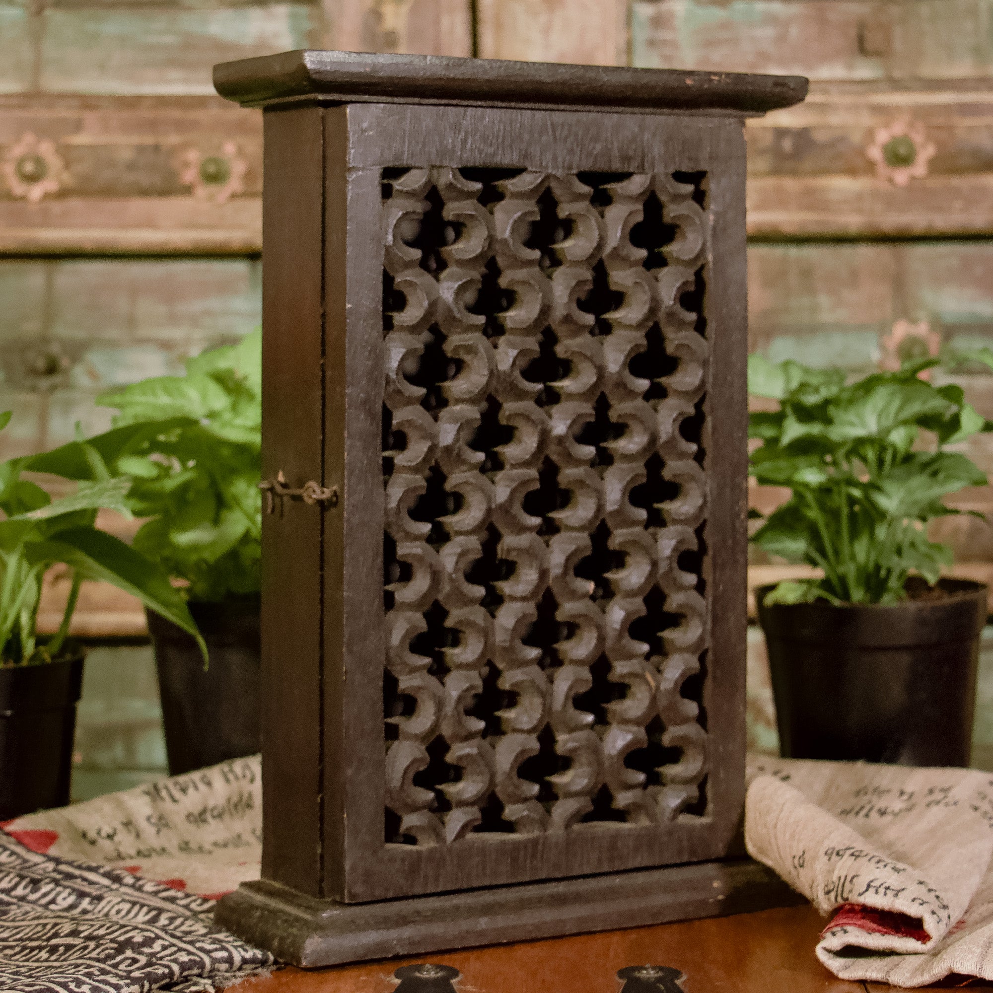 Wooden Key Storage Wall Mounted Box - 6 Hooks