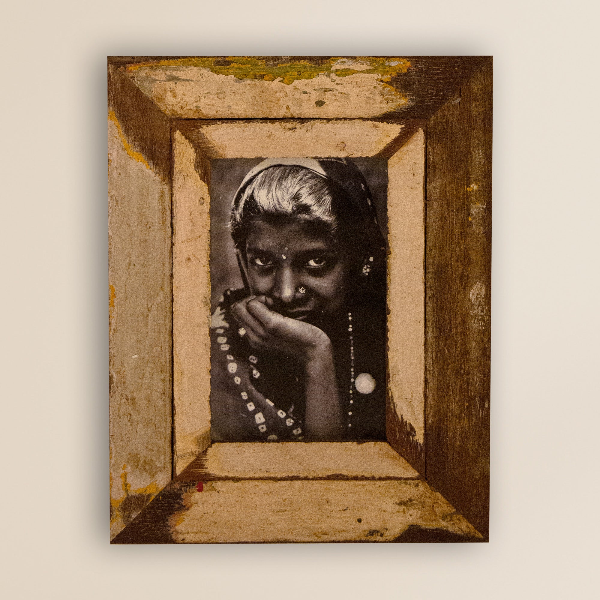 2025 Collection - Vintage Wooden Photo Frame - 7.5 X 9.5 Inches
