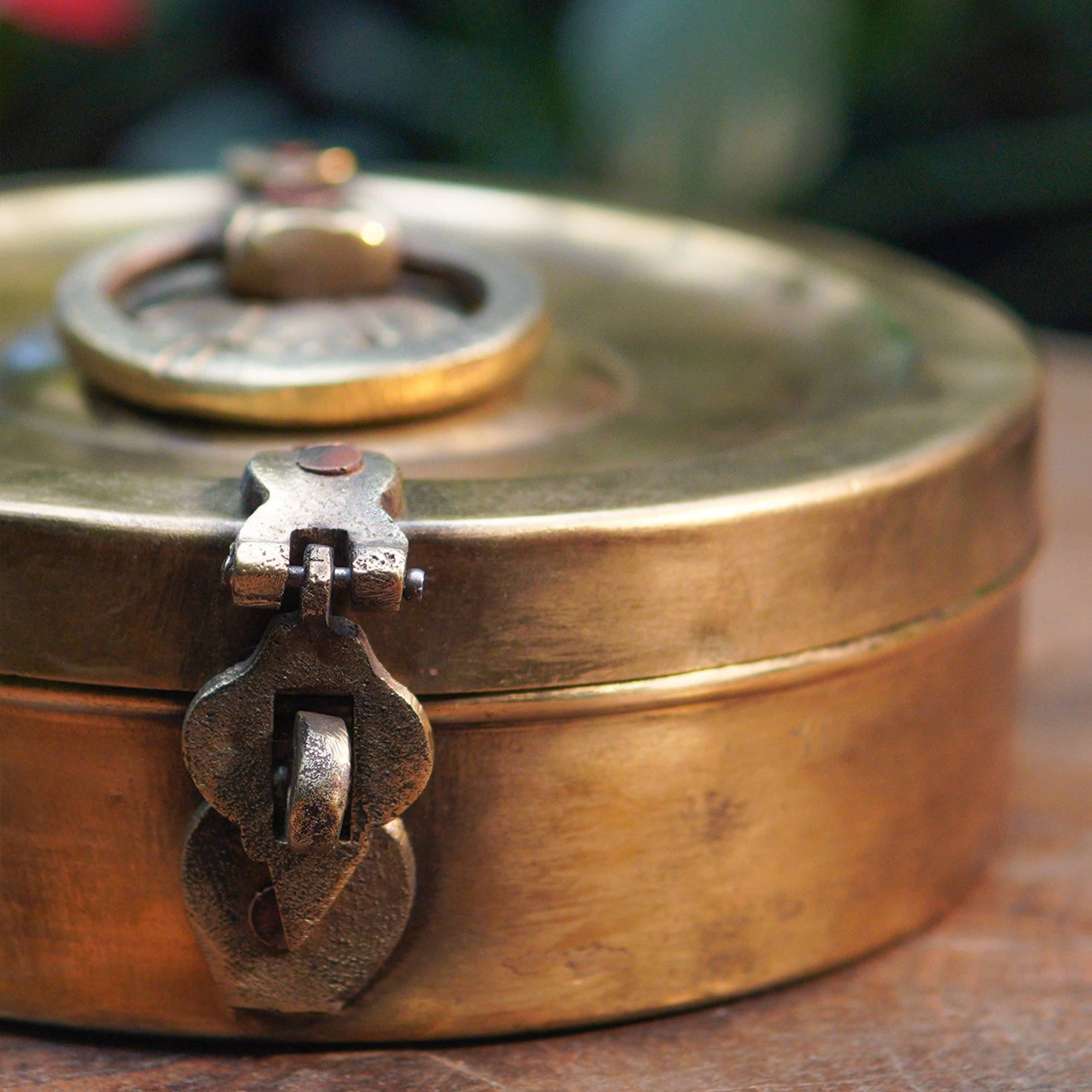 Handcrafted Vintage Elegant Brass Chapati Container - 8 inches diameter