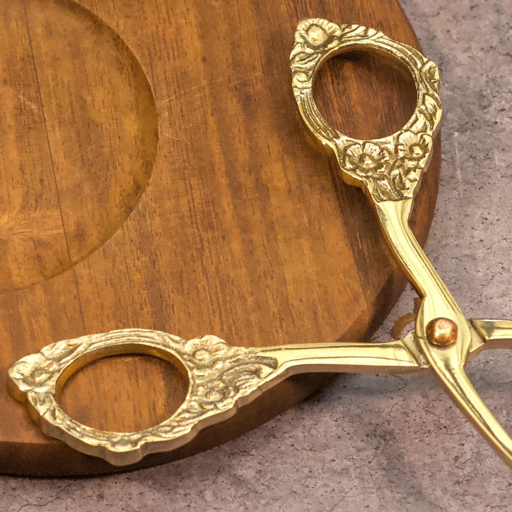 AMBI Vintage Finish Pure Brass Tongs