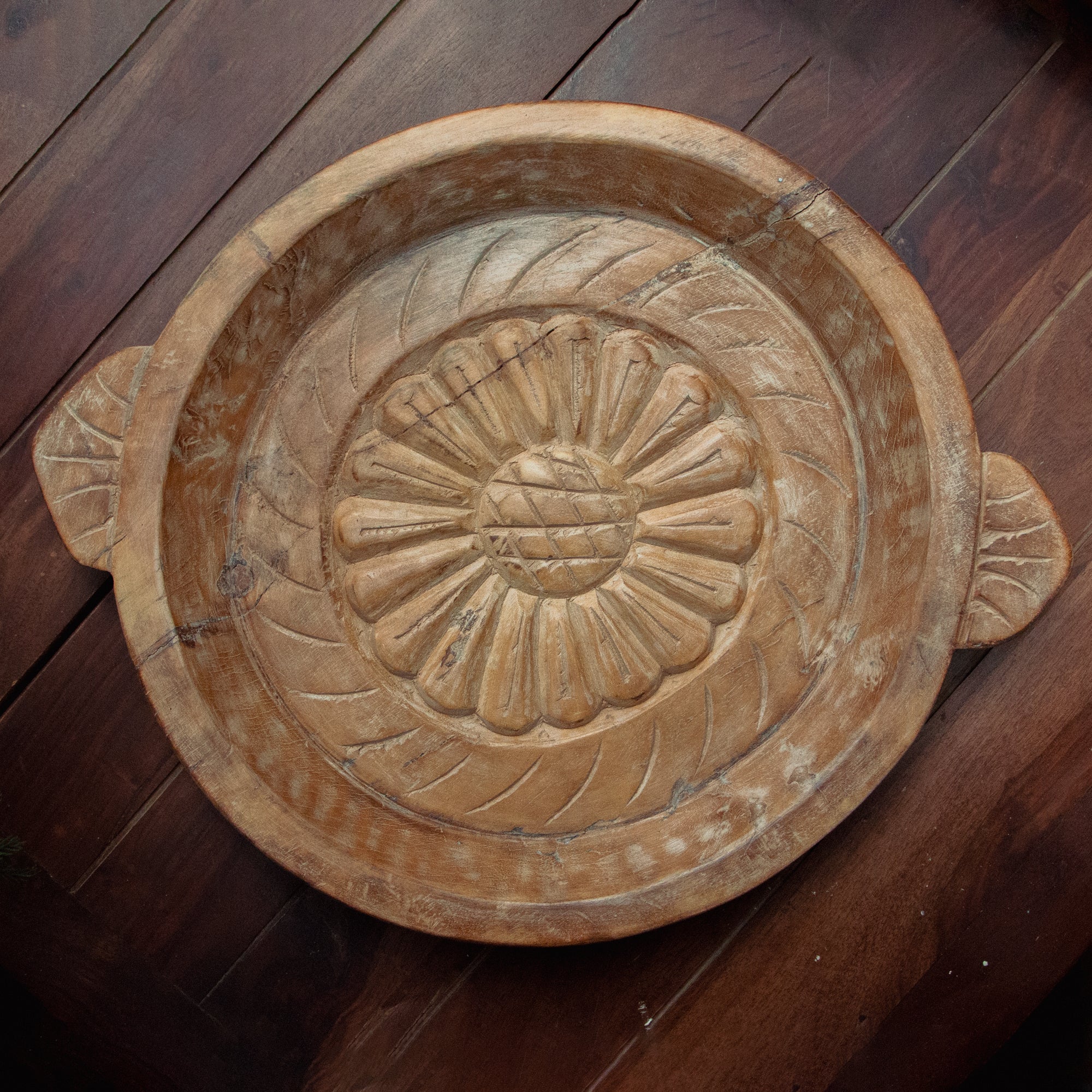 Vintage Wooden Parat - Flower Design