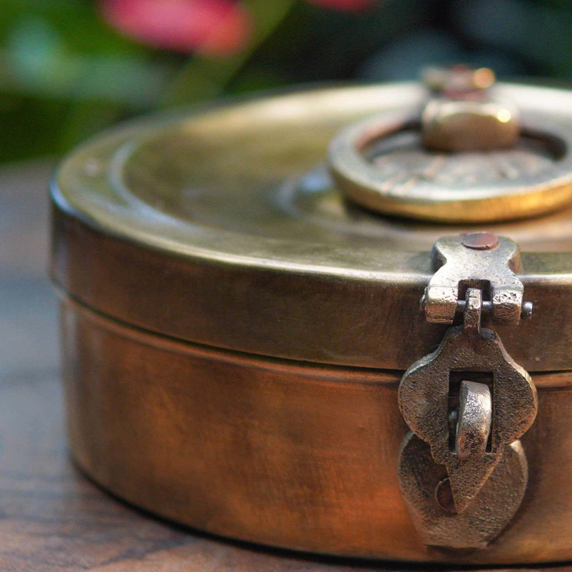 Handcrafted Vintage Elegant Brass Chapati Container - 8 inches diameter