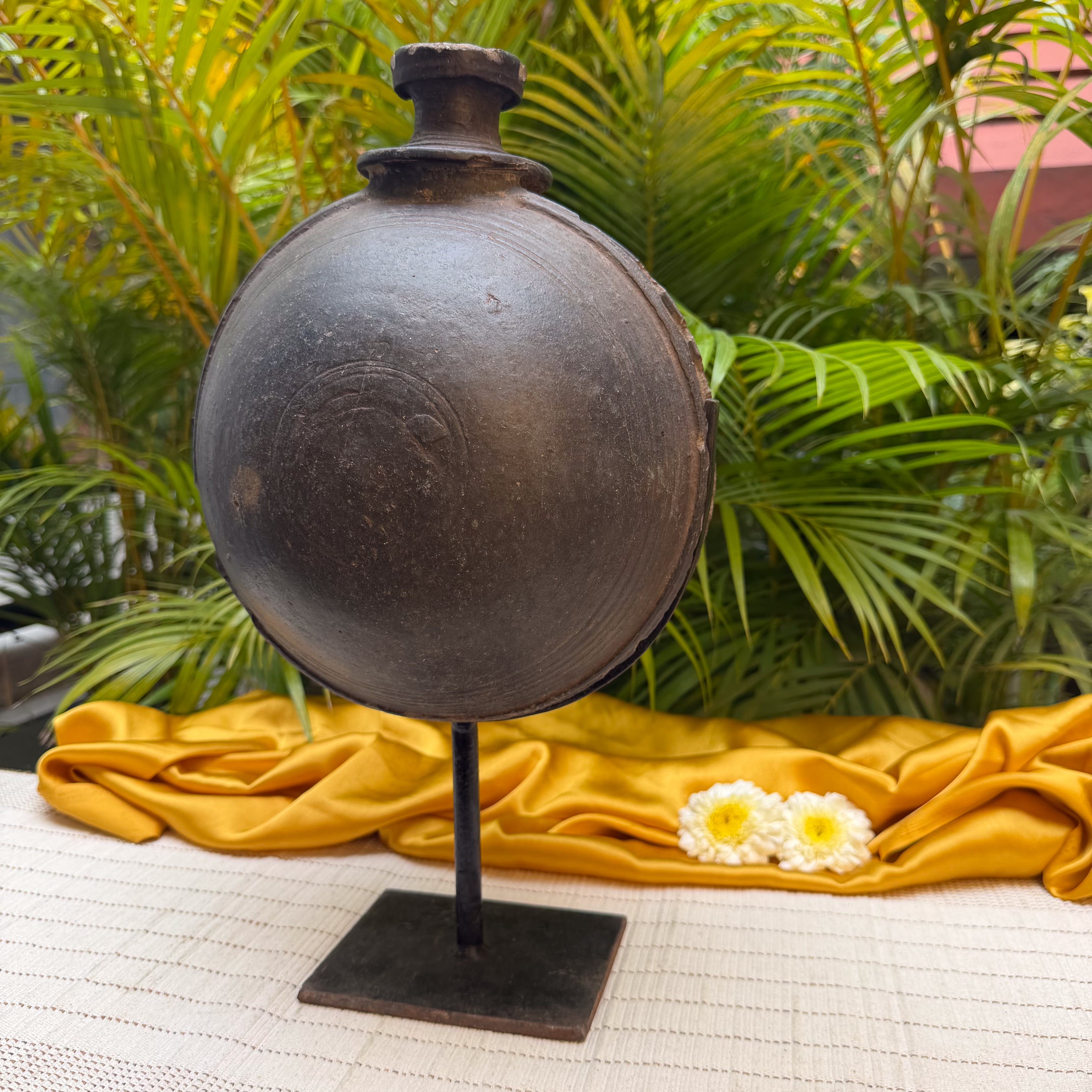 Vintage Classic Decor Clay Pot with Stand