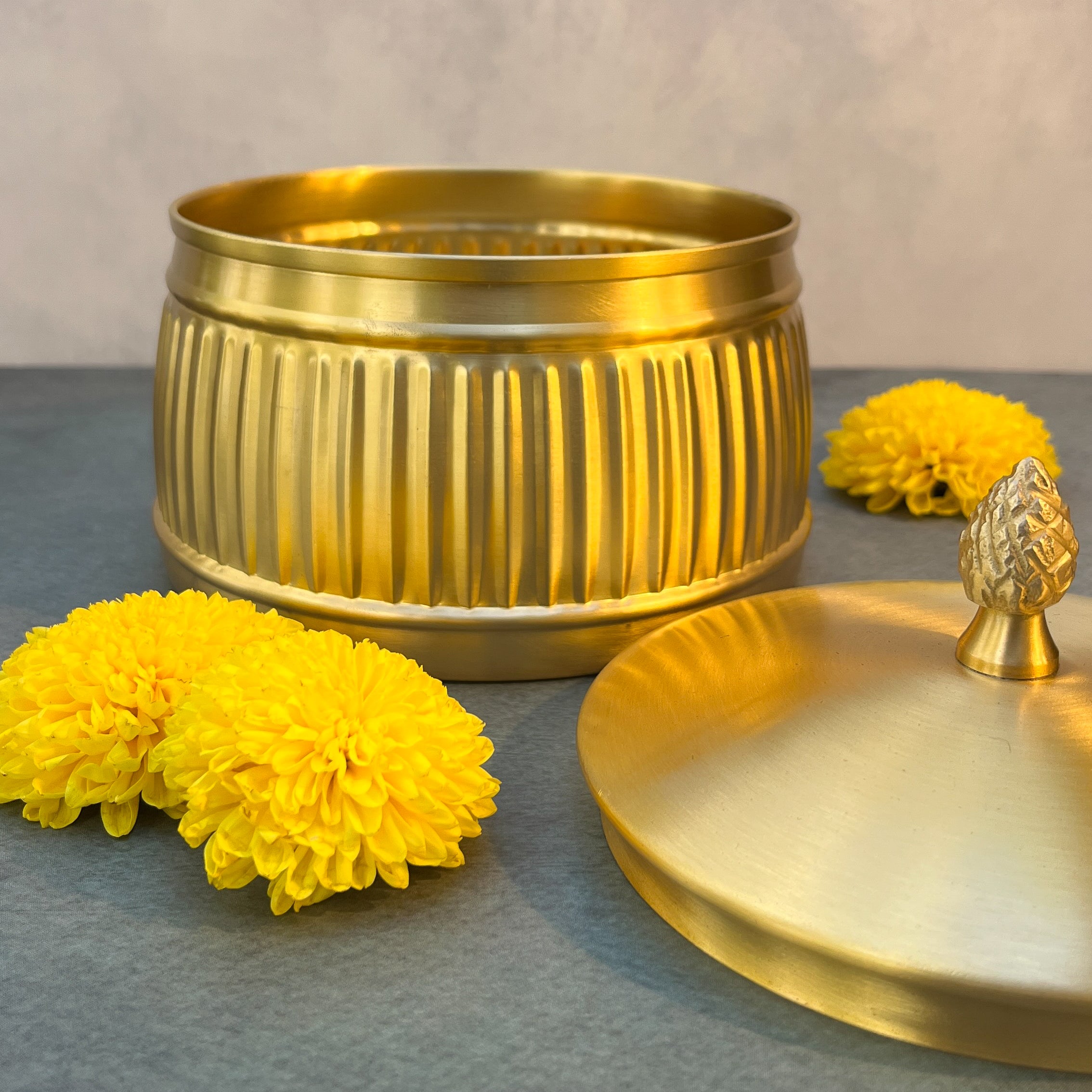 AMBI Heritage Ribbed Brass Box with Pinecone Lid Large Size