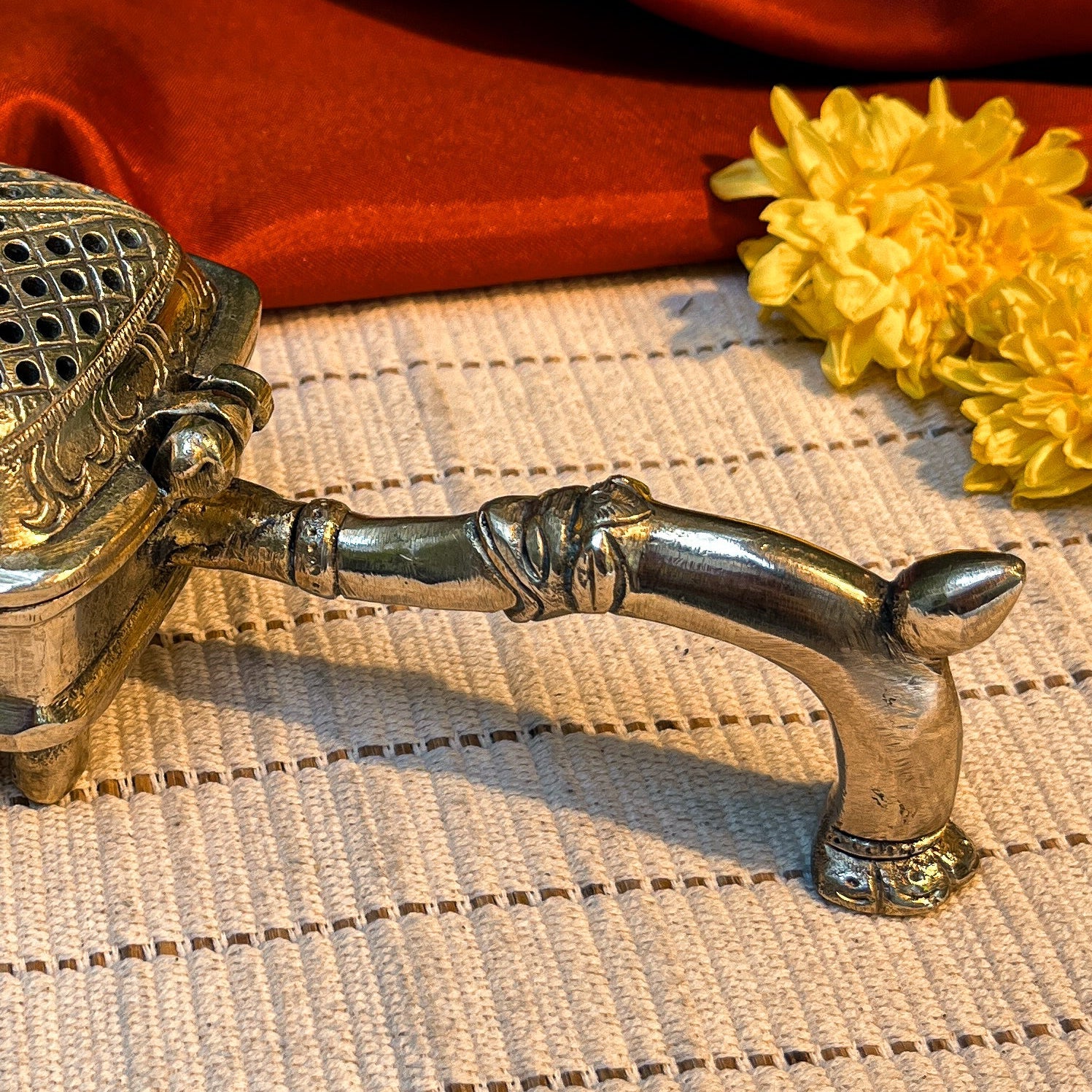 Ambi Pure Brass Handheld Dhoop Dani with Perforated Lid for Pooja & Aarti