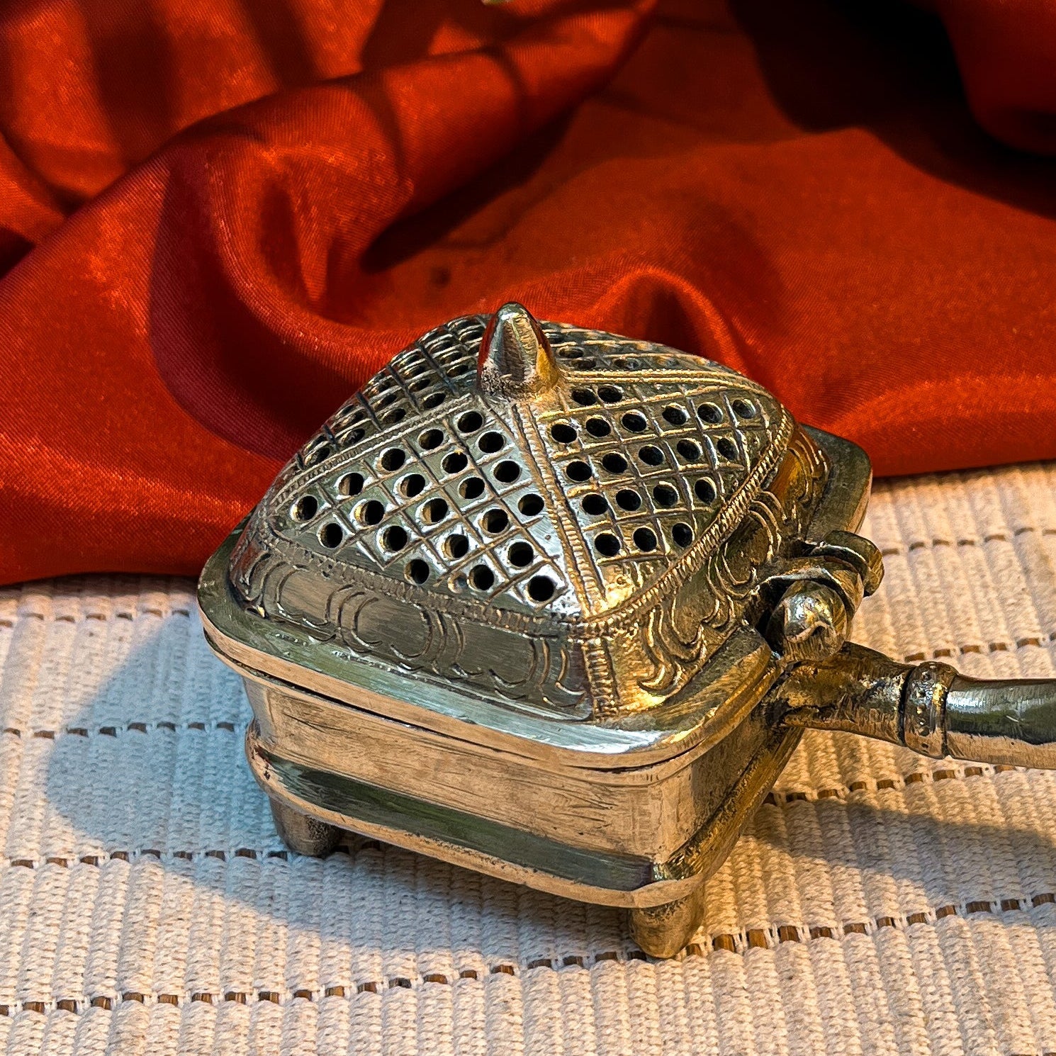 Ambi Pure Brass Handheld Dhoop Dani with Perforated Lid for Pooja & Aarti