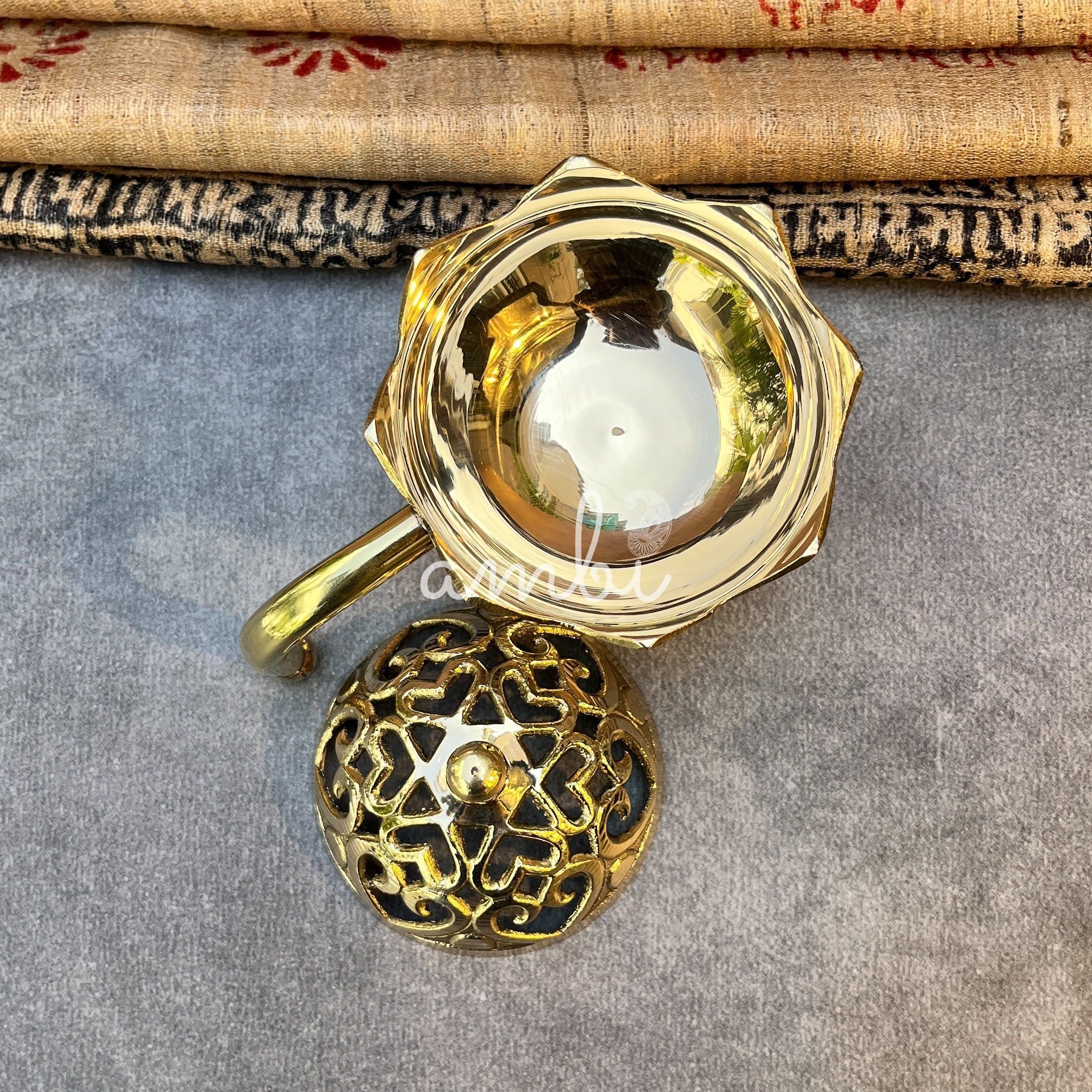 Ambi Regal Bloom Vintage Style Pure Brass Dhoop Dani / Dhuni with Handle