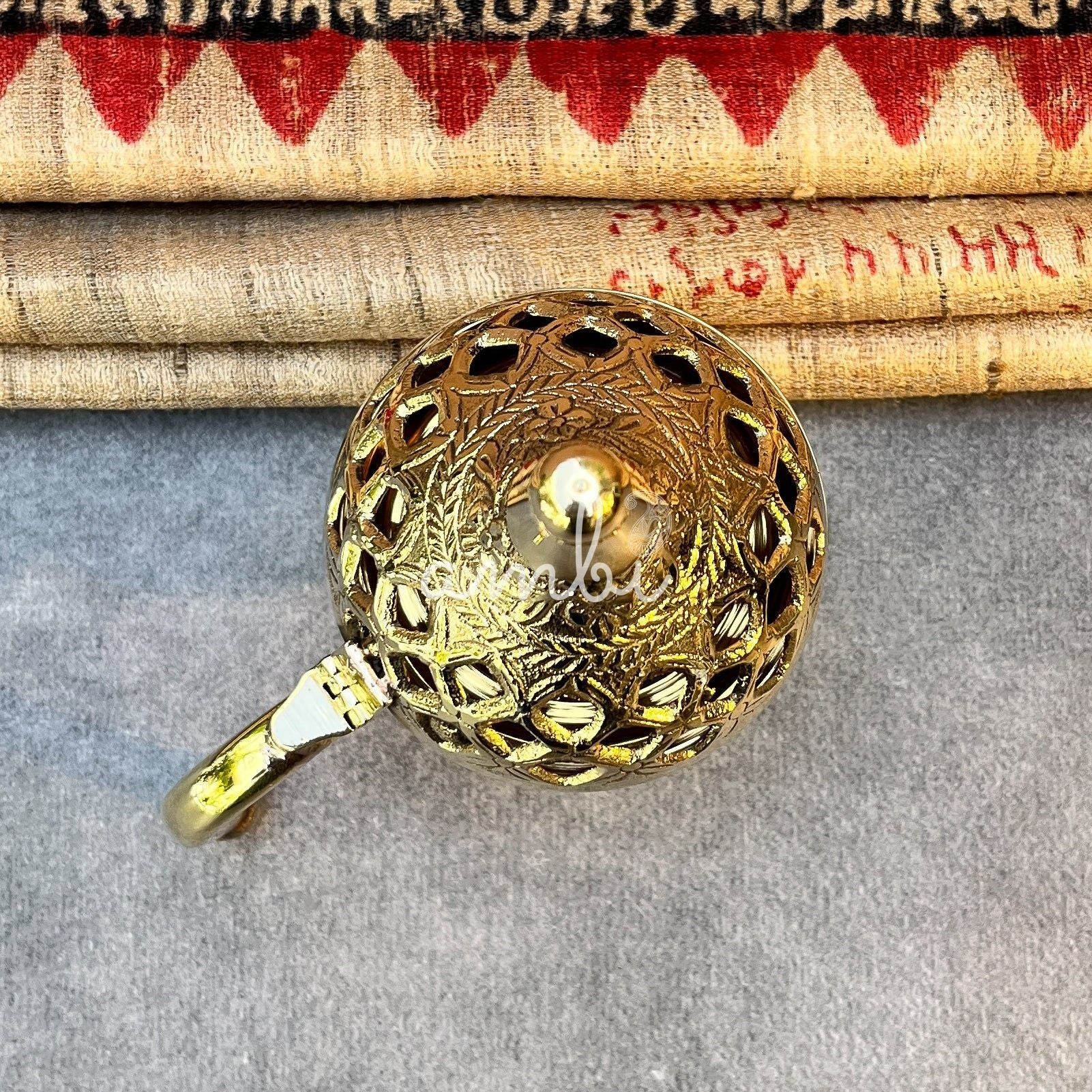 Ambi Handcrafted Pure Brass Dhoop Dani with Handle & Ornate Lid