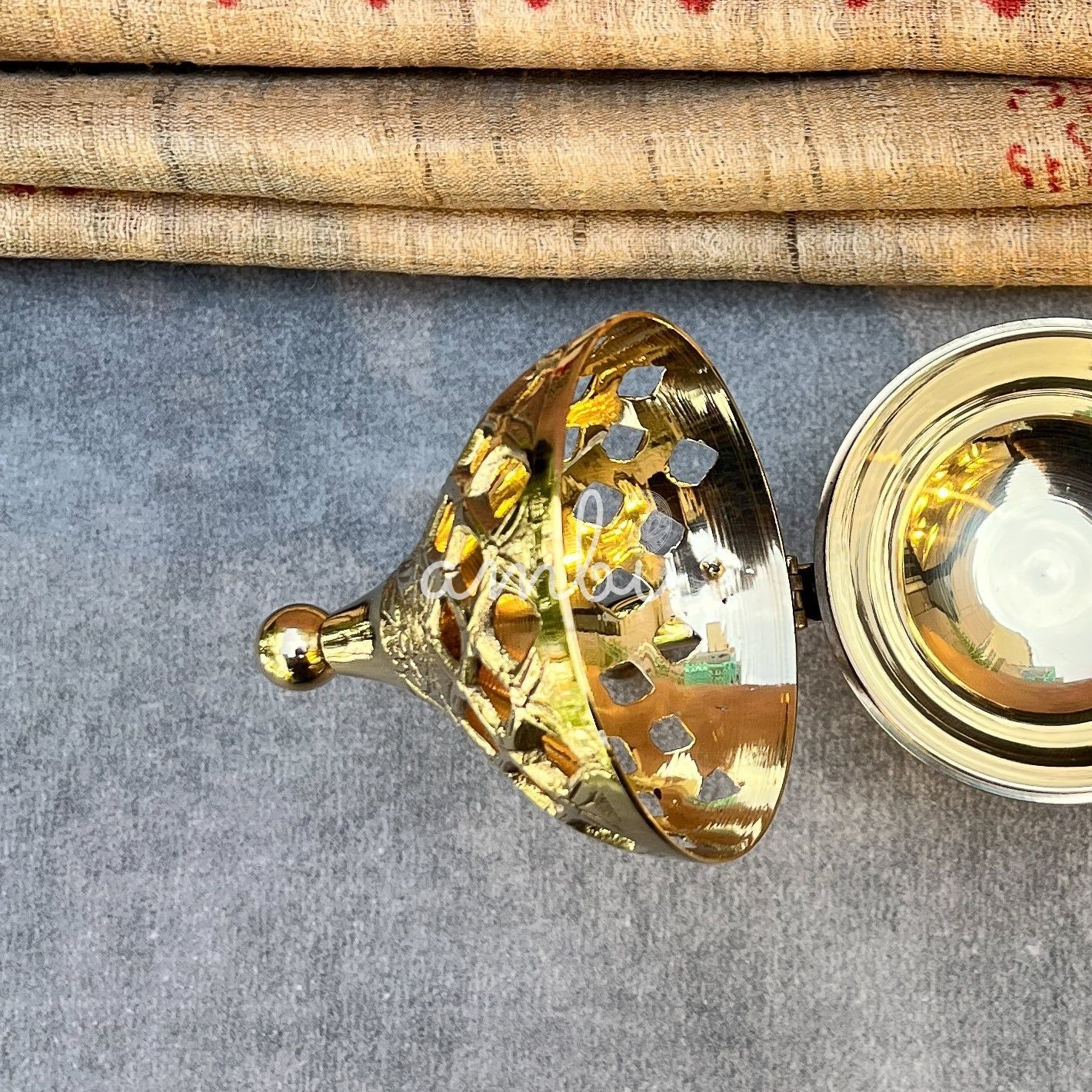 Ambi Handcrafted Pure Brass Dhoop Dani with Handle & Ornate Lid