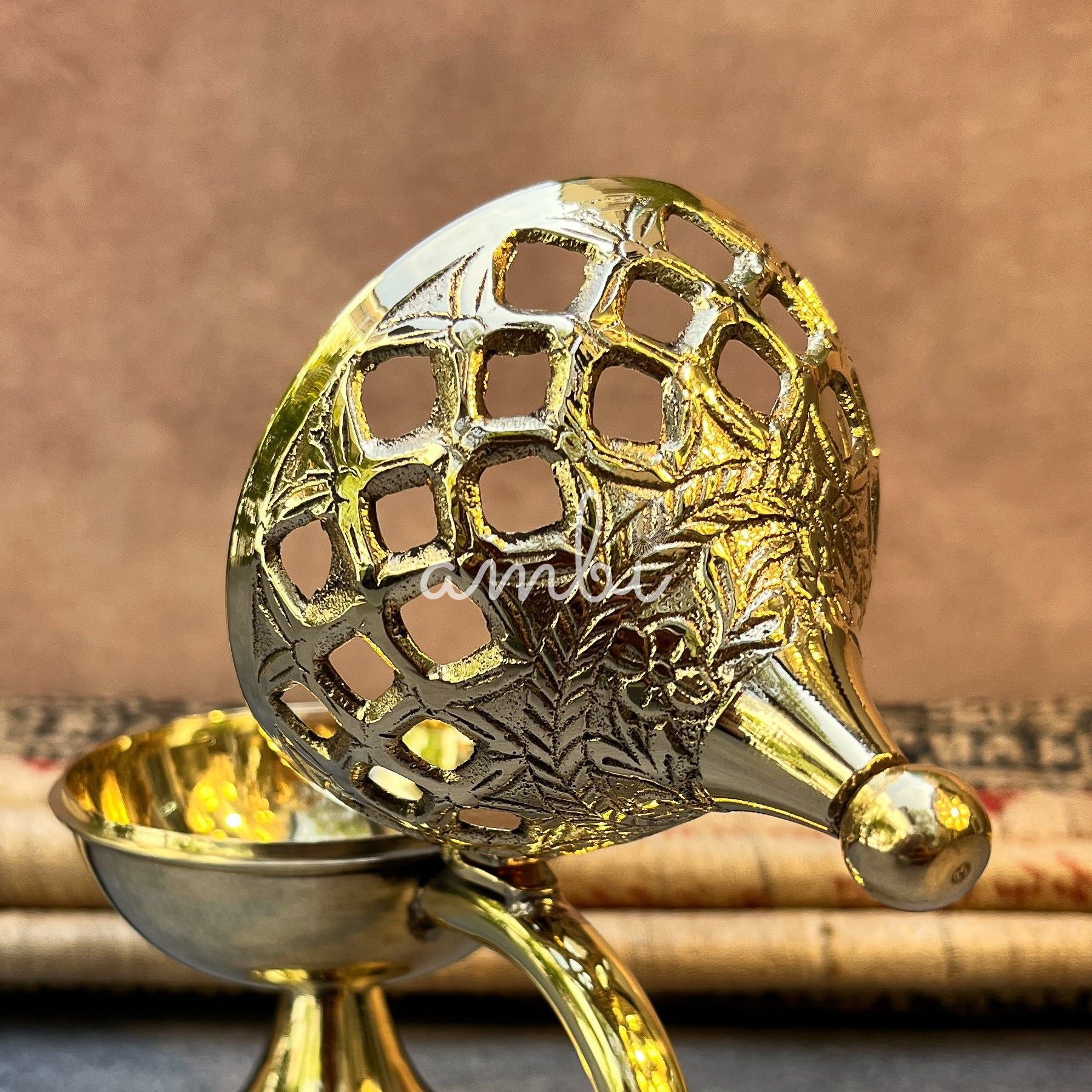 Ambi Handcrafted Pure Brass Dhoop Dani with Handle & Ornate Lid
