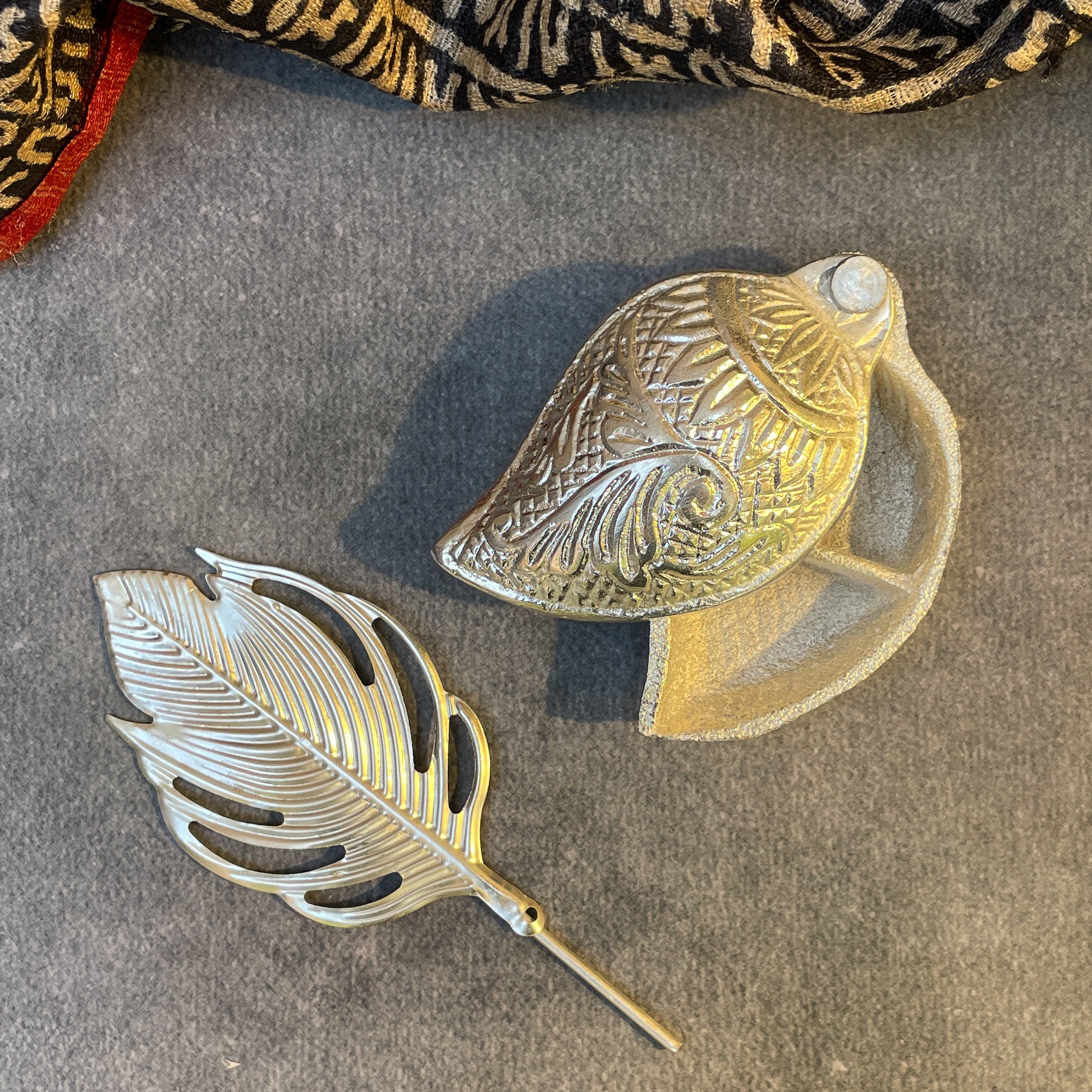 Ambi Silver-Plated Brass Kumkum Box with Feather Applicator | Pooja Accessory