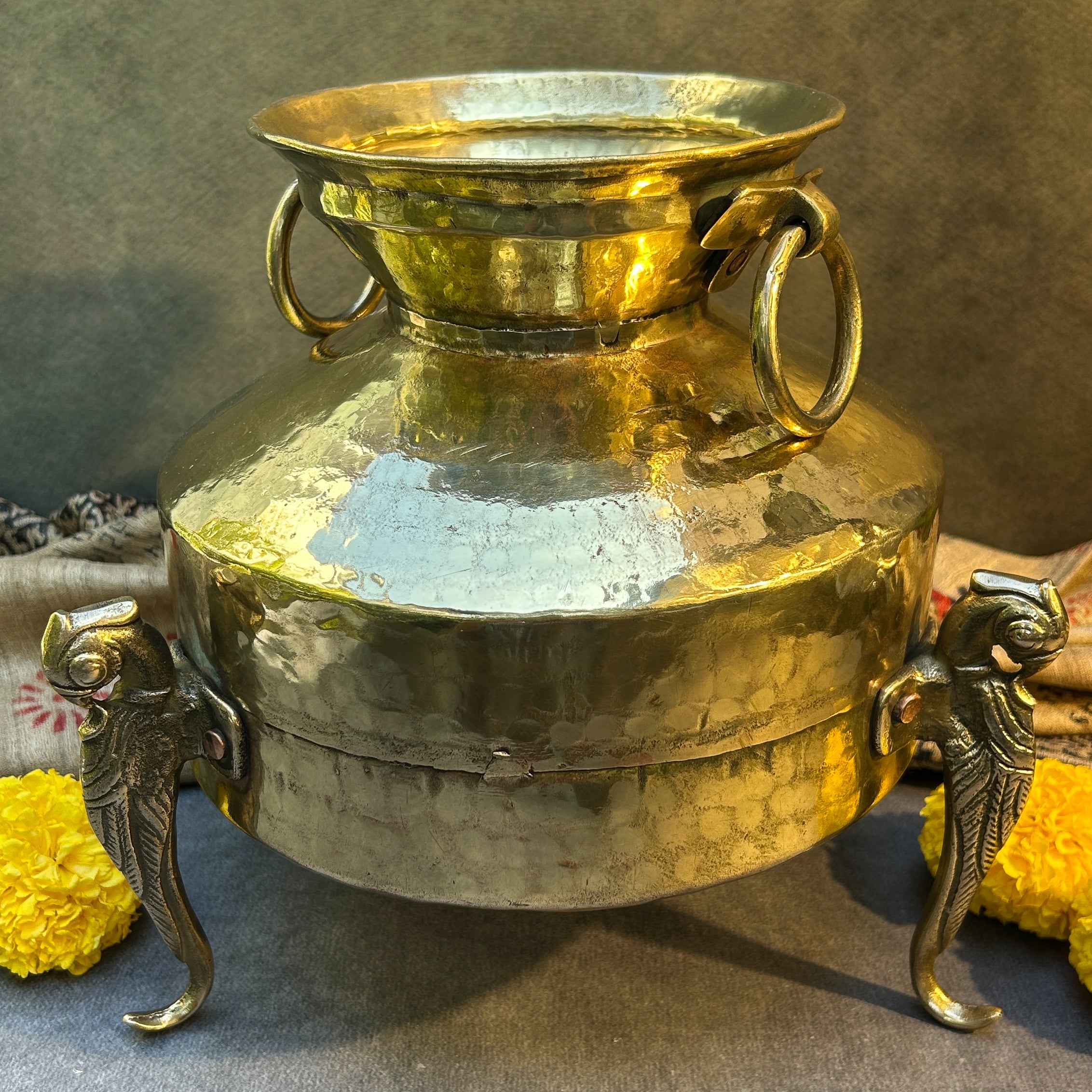 Ambi Vintage Brass Water Pot (Mataka) with Narrow Neck and on Legs