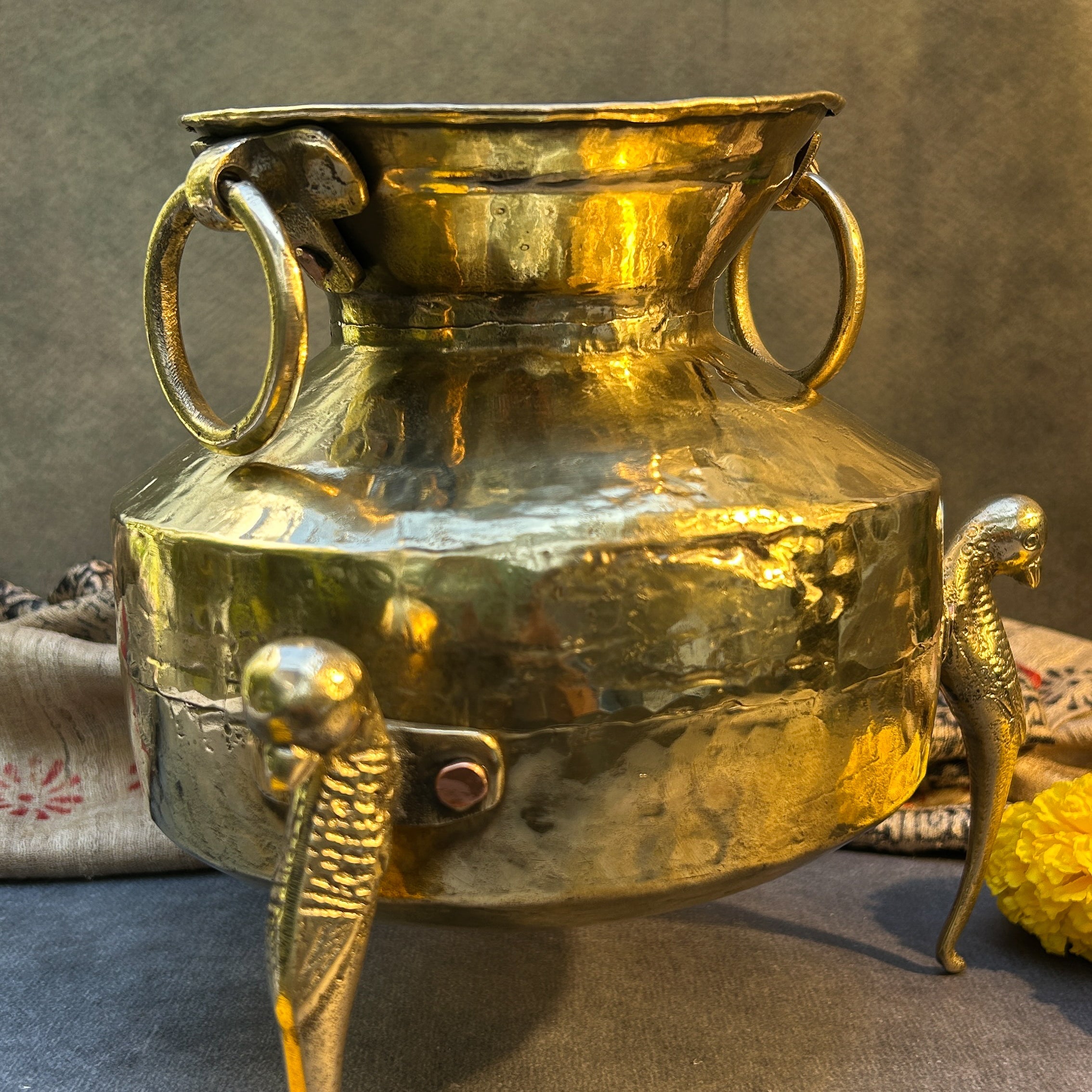 Ambi Vintage Brass Water Pot (Mataka) with Narrow Neck and on Legs