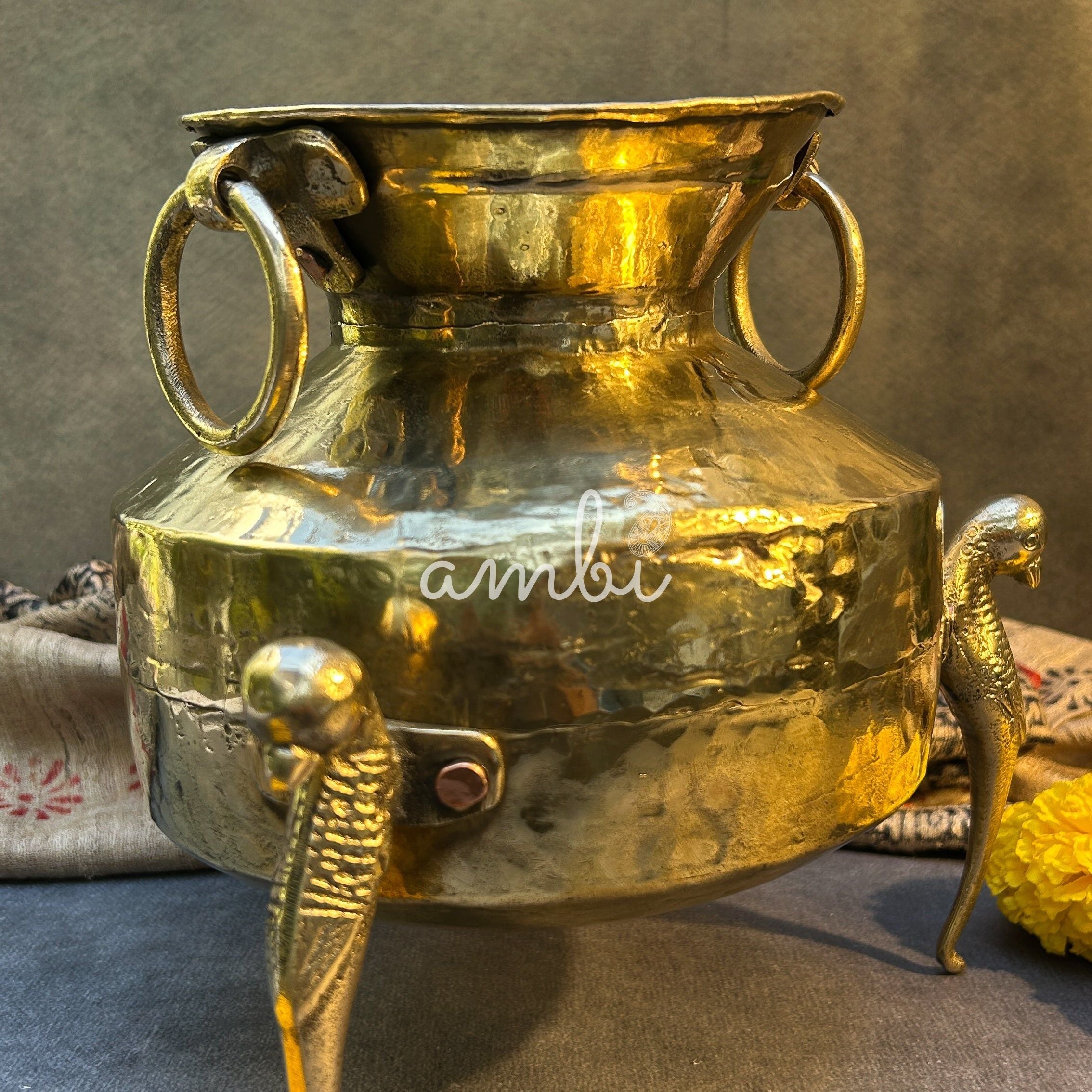 Ambi Vintage Brass Water Pot (Mataka) with Narrow Neck and on Legs