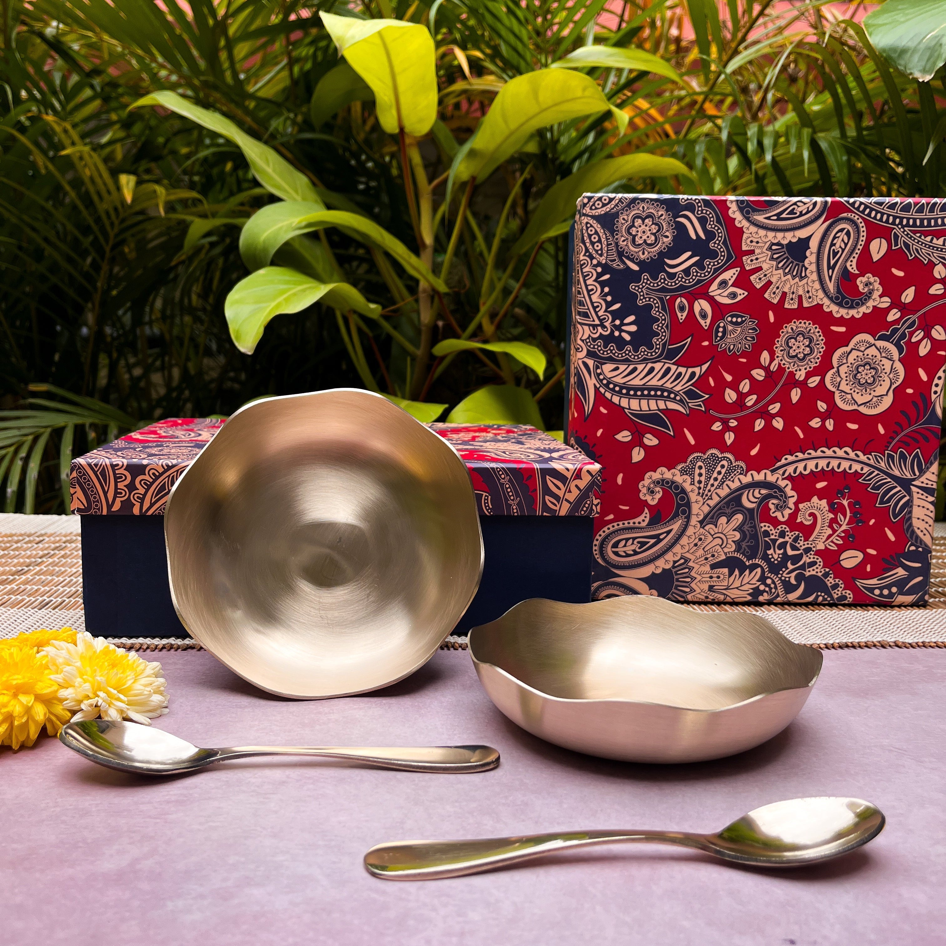 Ambi 100% Pure Lead-Free Kansa Fluted Edge Plate & Spoon Set of two 6 inch