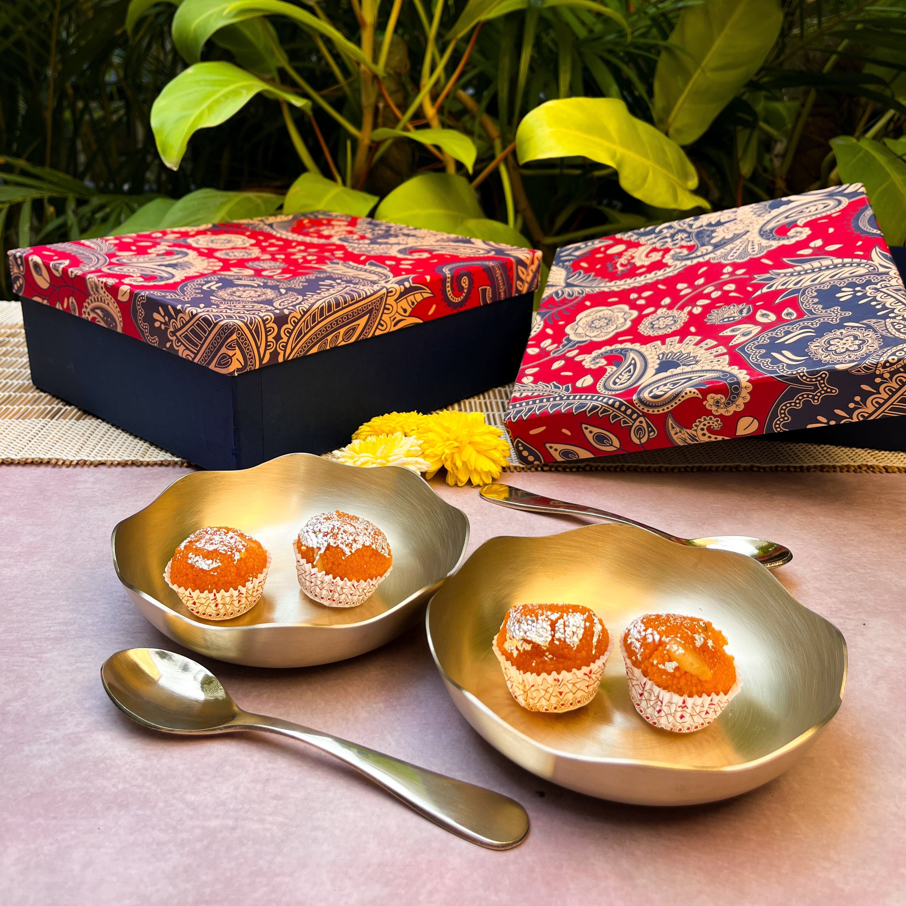 Ambi 100% Pure Lead-Free Kansa Fluted Edge Plate & Spoon Set of two 6 inch