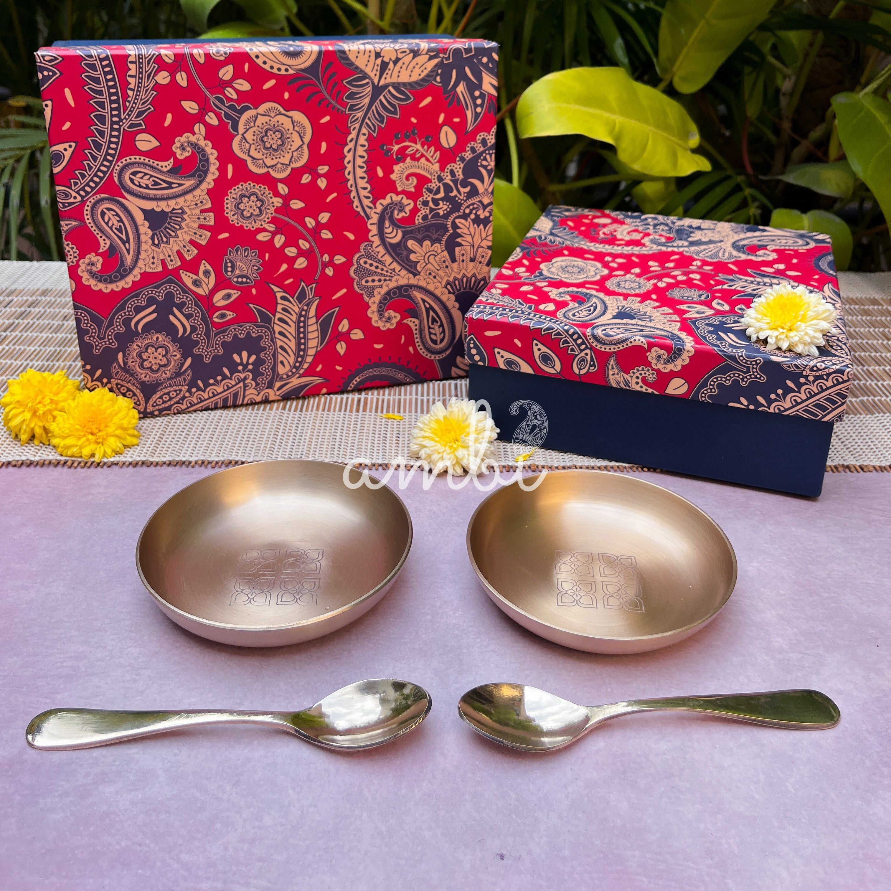 Gift Box – Ambi 100% Pure Lead-Free Kansa Plate with Etching (5-Inch Diameter) & Matching Kansa Spoon