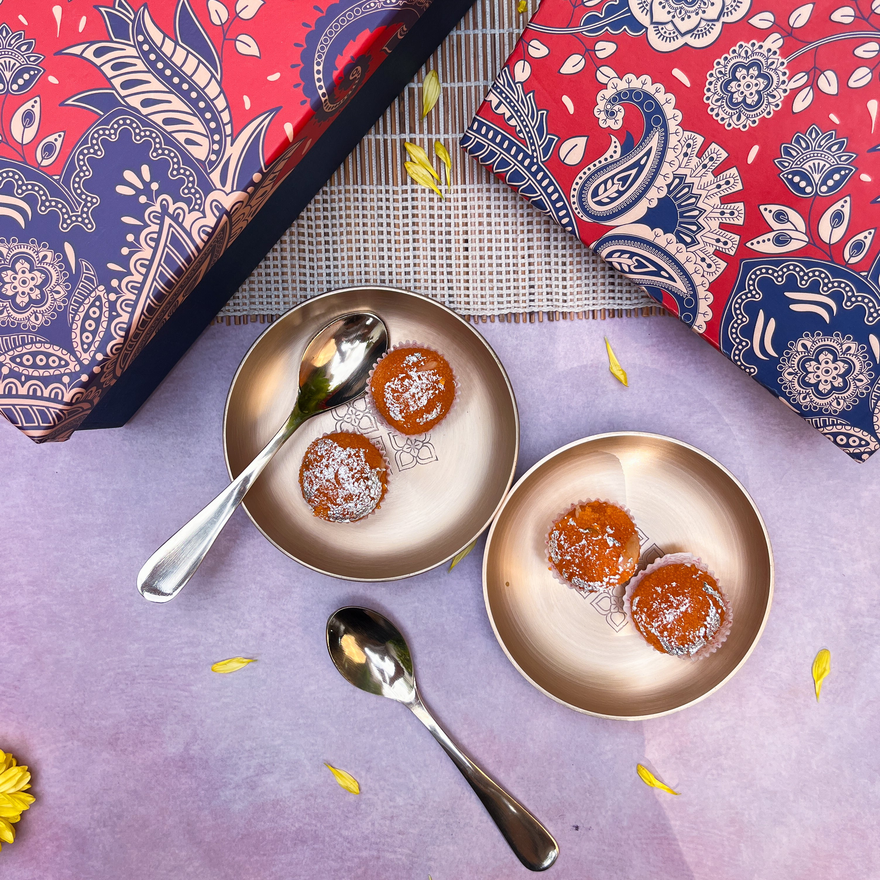 Gift Box – Ambi 100% Pure Lead-Free Kansa Plate with Etching (5-Inch Diameter) & Matching Kansa Spoon