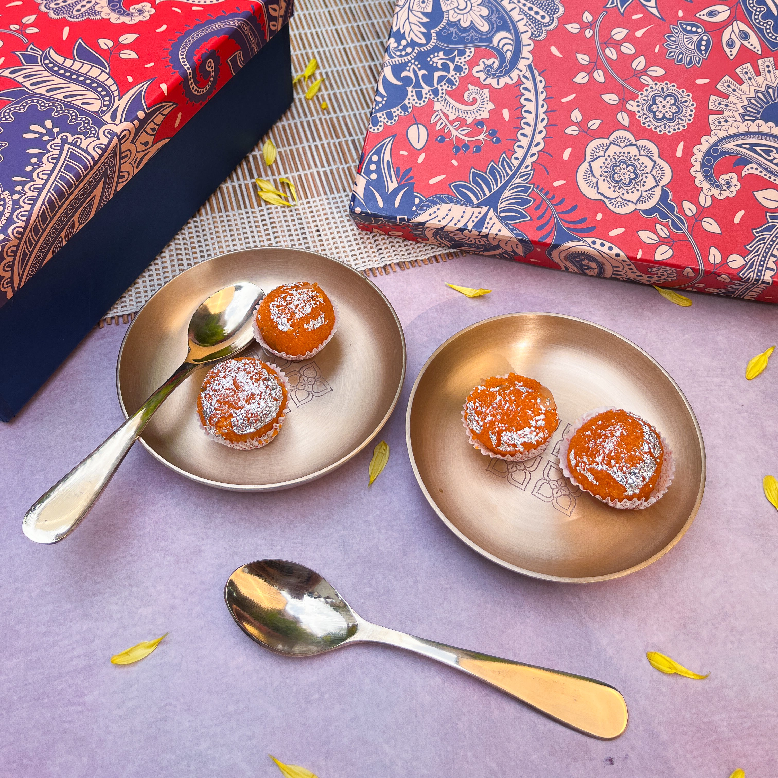 Gift Box – Ambi 100% Pure Lead-Free Kansa Plate with Etching (5-Inch Diameter) & Matching Kansa Spoon