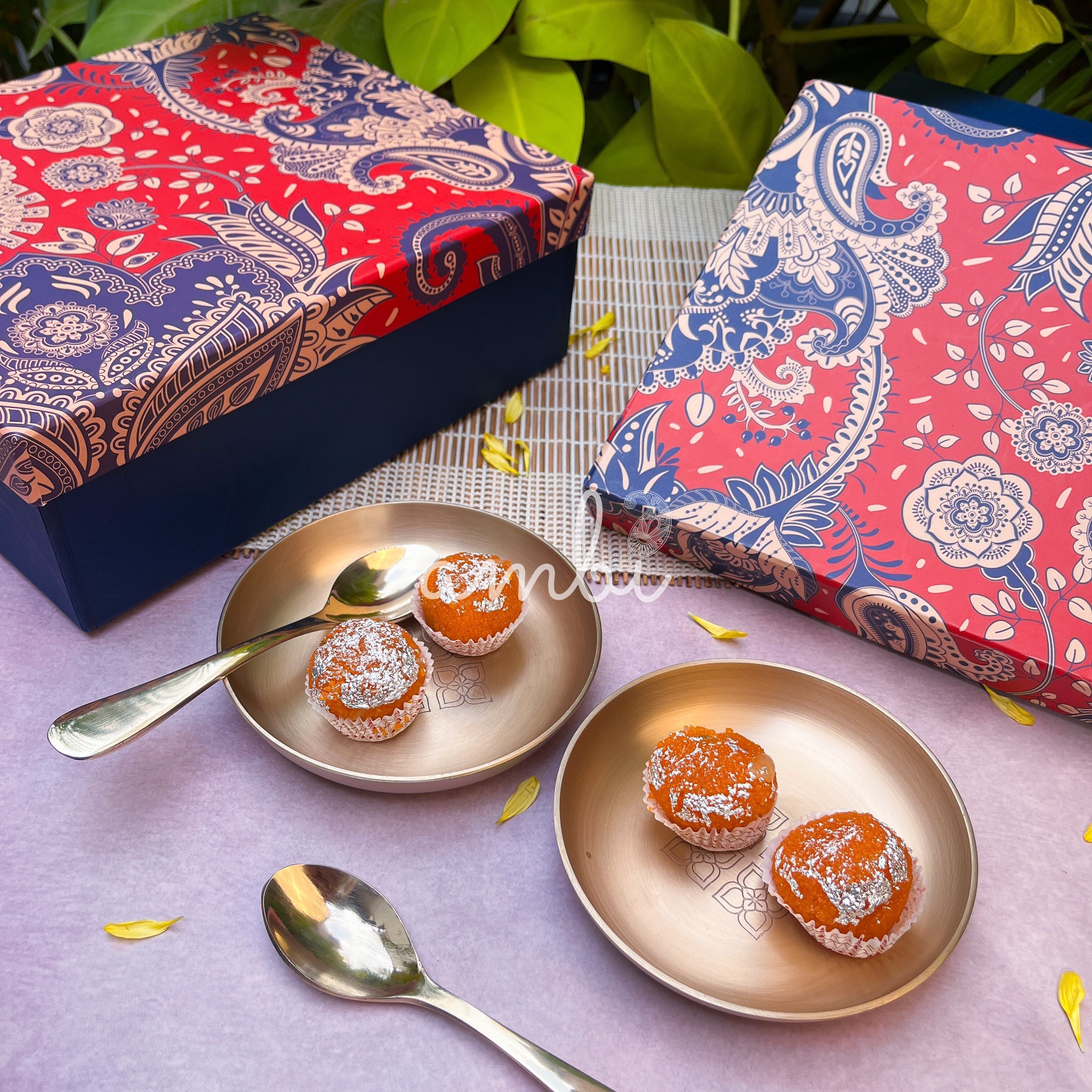 Gift Box – Ambi 100% Pure Lead-Free Kansa Plate with Etching (5-Inch Diameter) & Matching Kansa Spoon