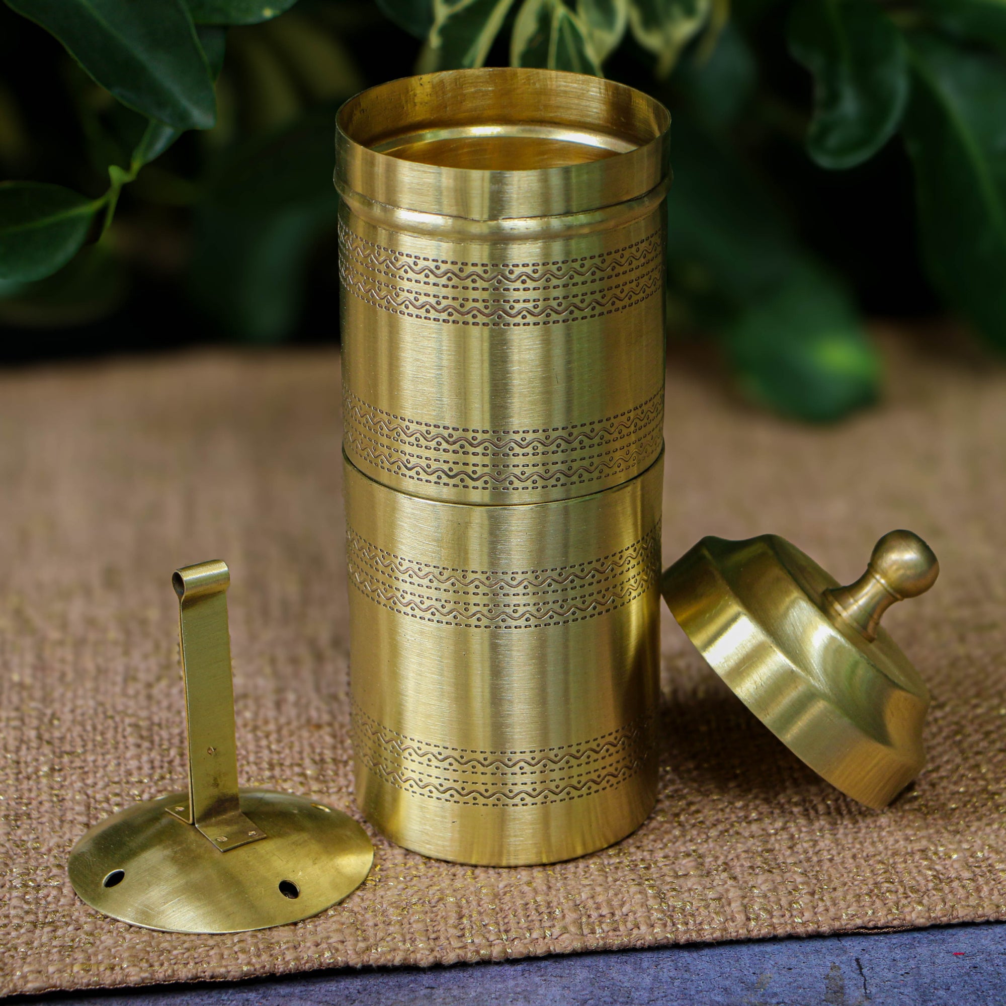 100% Pure Brass Coffee Filter - Matt Finish - Fine Etching Design - Medium for 4-5 Cups Coffee