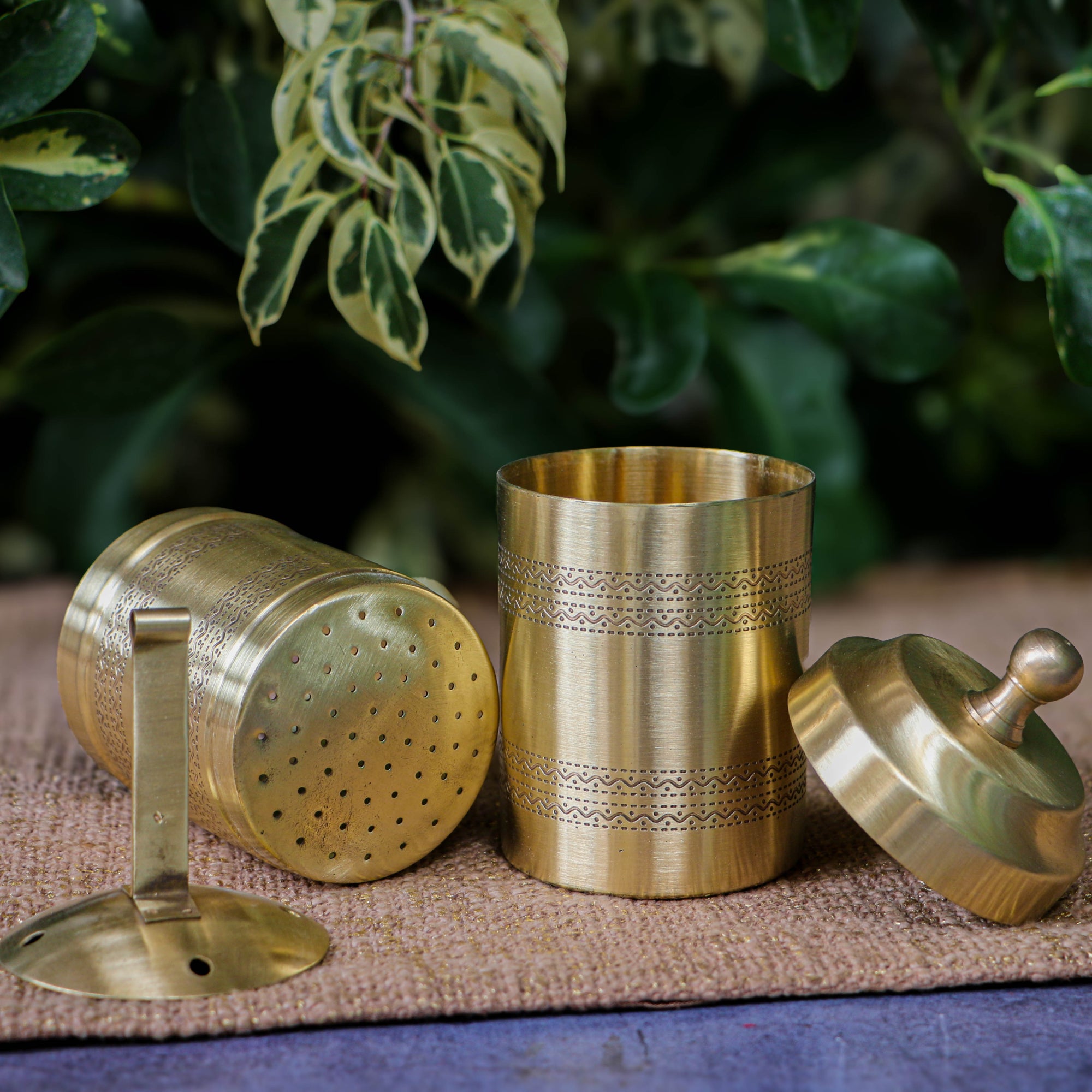 100% Pure Brass Coffee Filter - Matt Finish - Fine Etching Design - Medium for 4-5 Cups Coffee